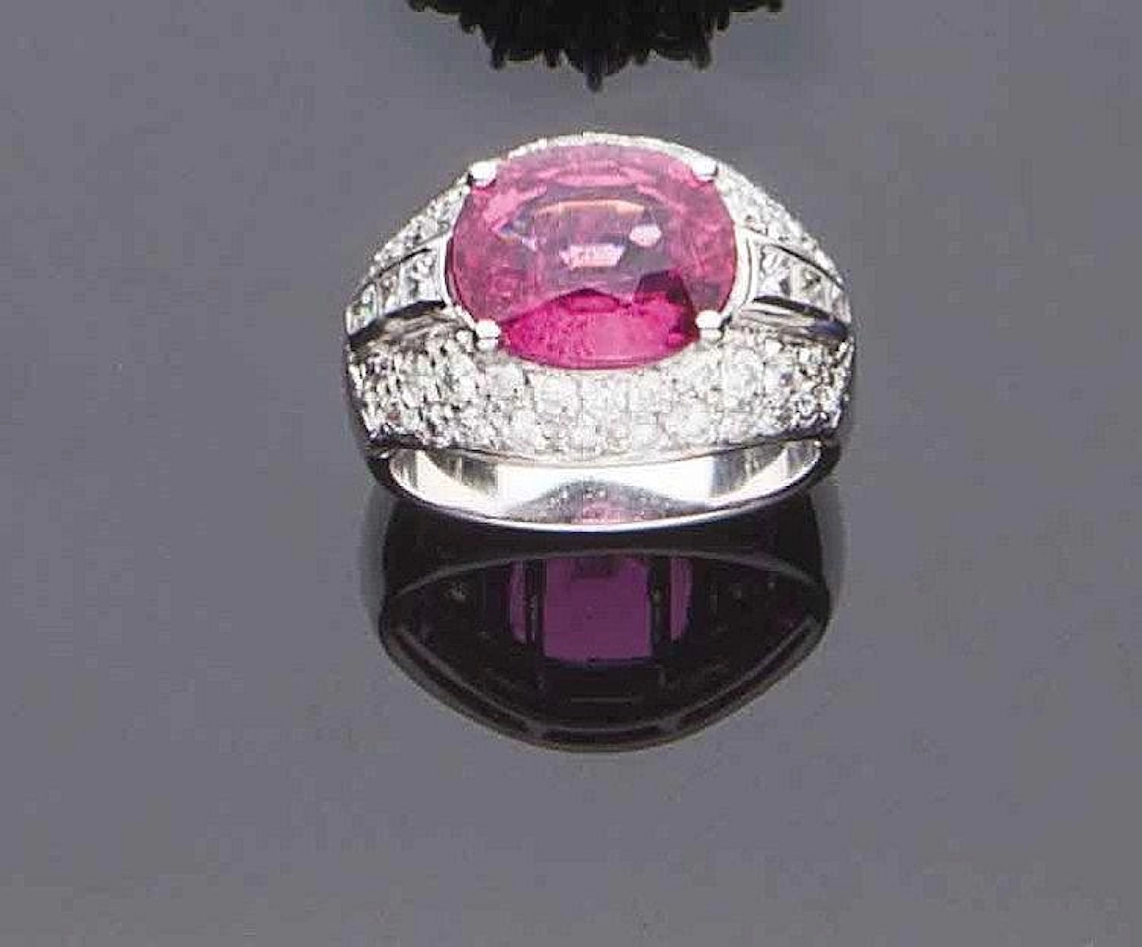 Anello in oro bianco 18 kt
