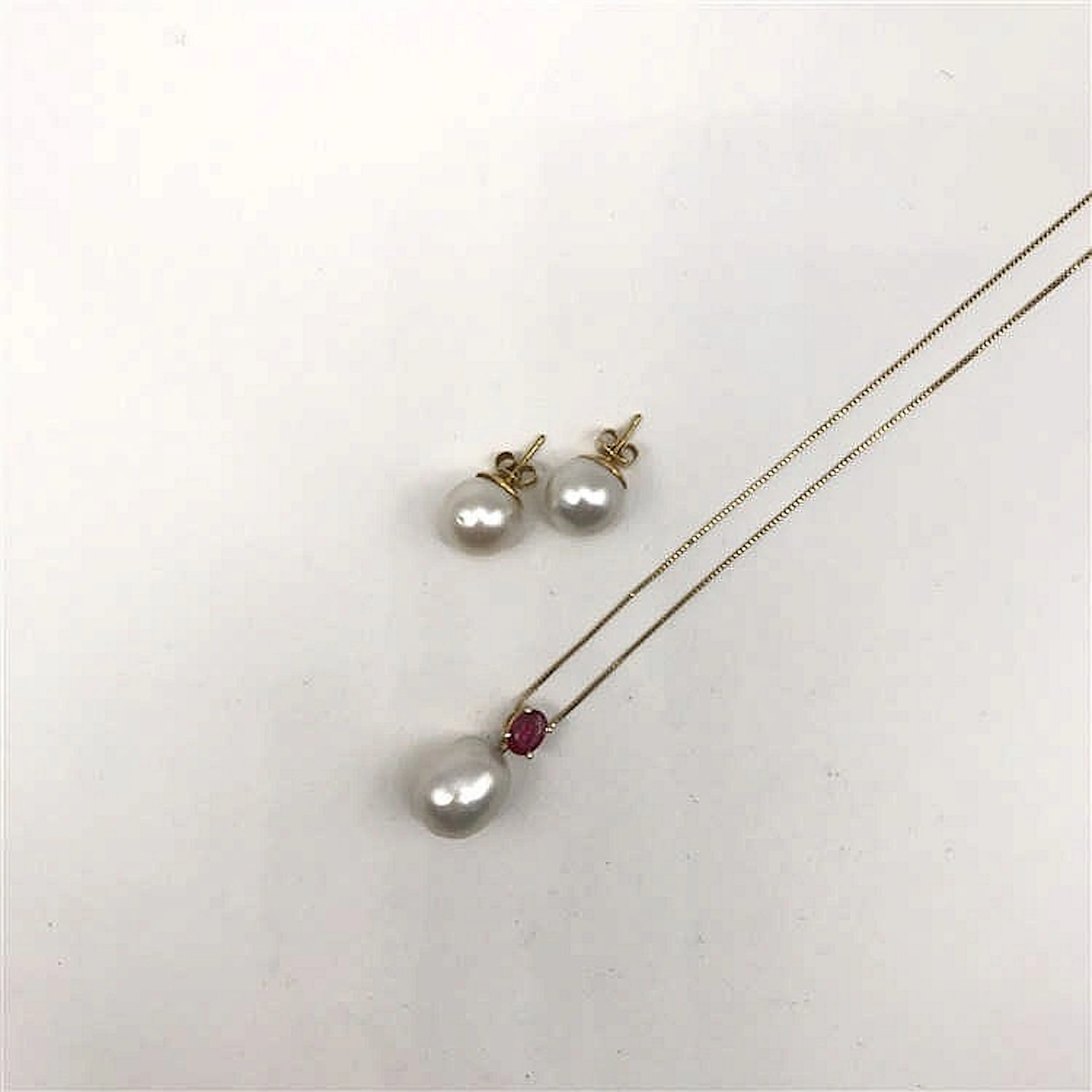 Collana (non illustrata)
