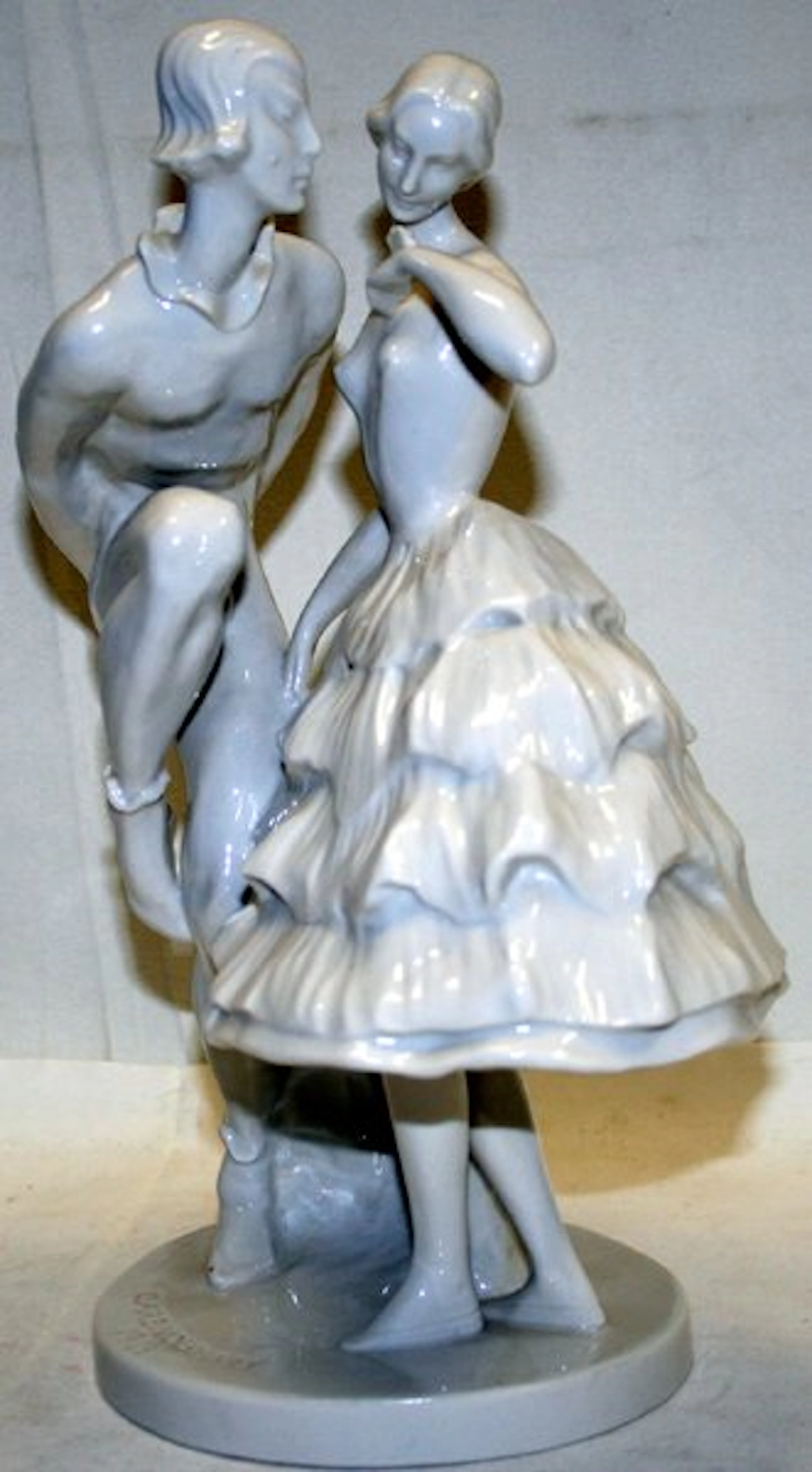 010171: SWARTZENBERGER WERKSTATTE PORCELAIN FIGURINE