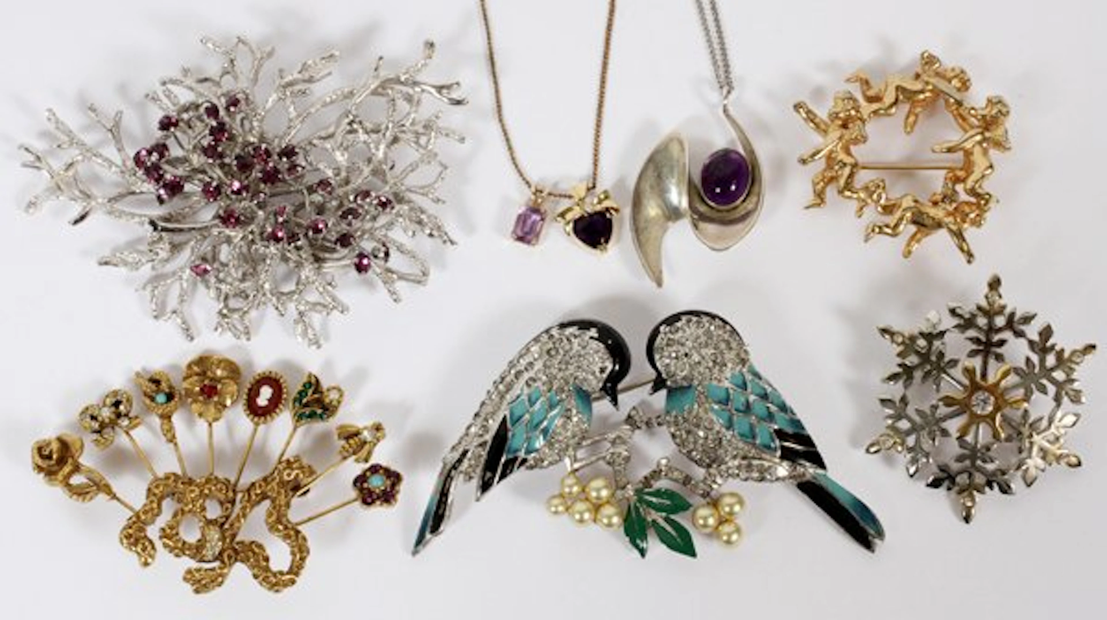 MARCEL BREUER & OTHER BROOCHES PENDANTS & CHAINS