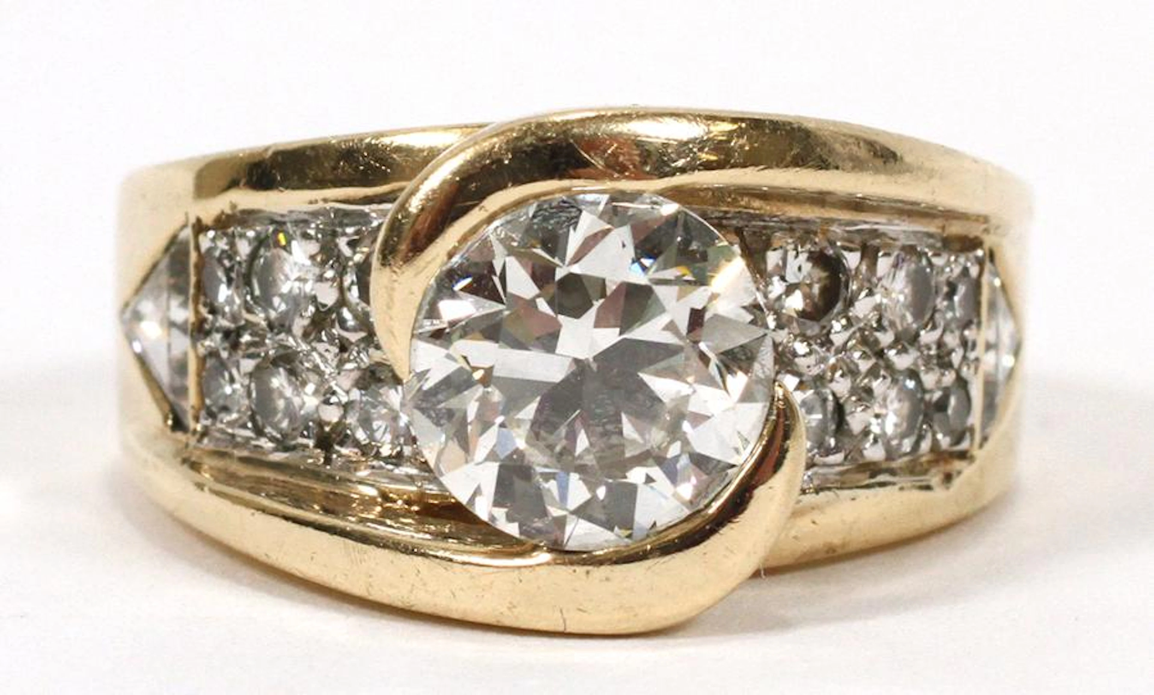 2.0 ct. round brilliant cut diamond, 14 kt gold