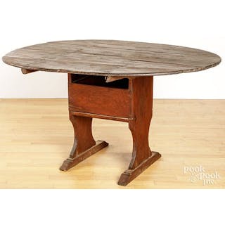 New England shoe foot chair table, 18th c.