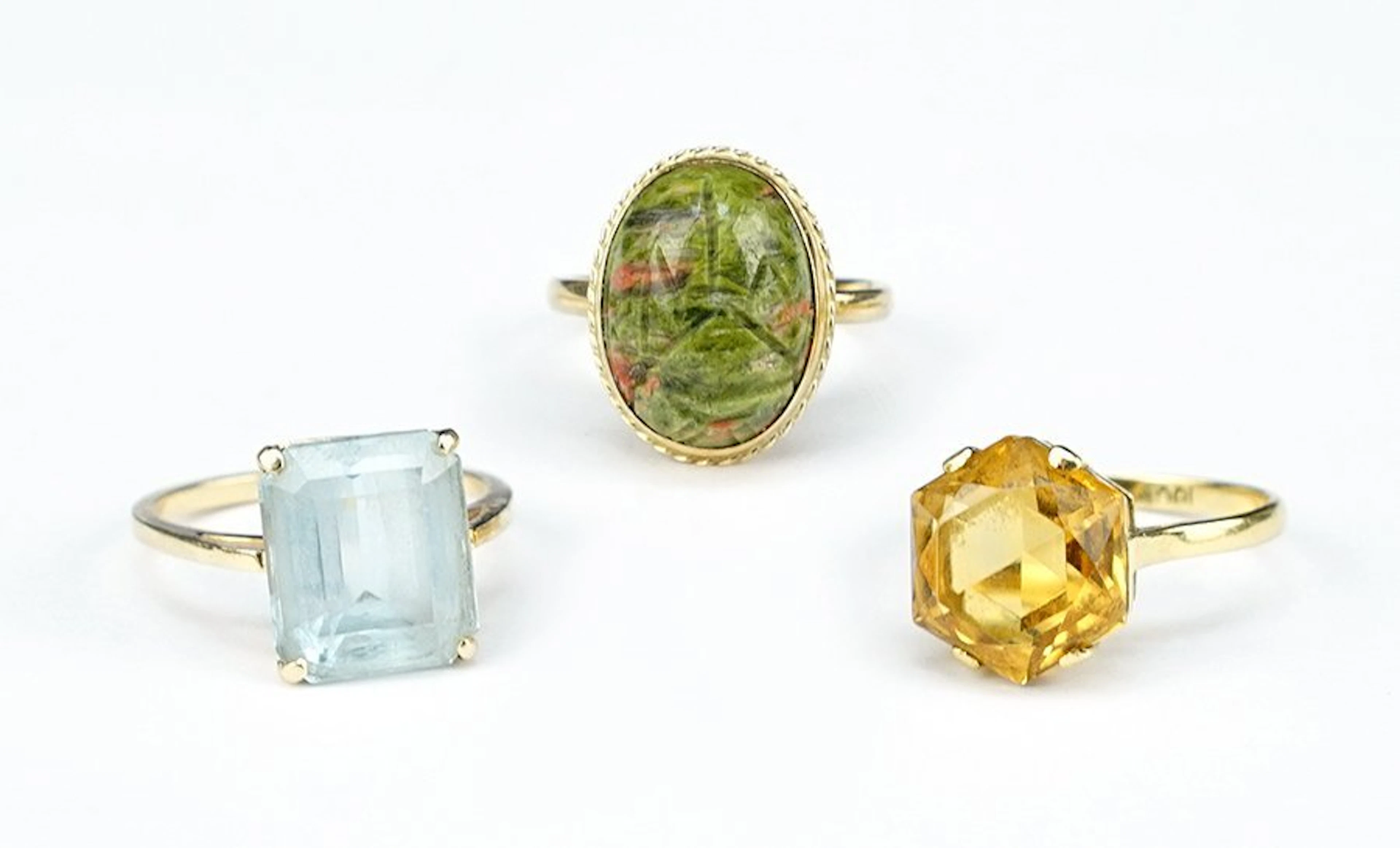 A Citrine and 18 Karat Yellow Gold Ring.