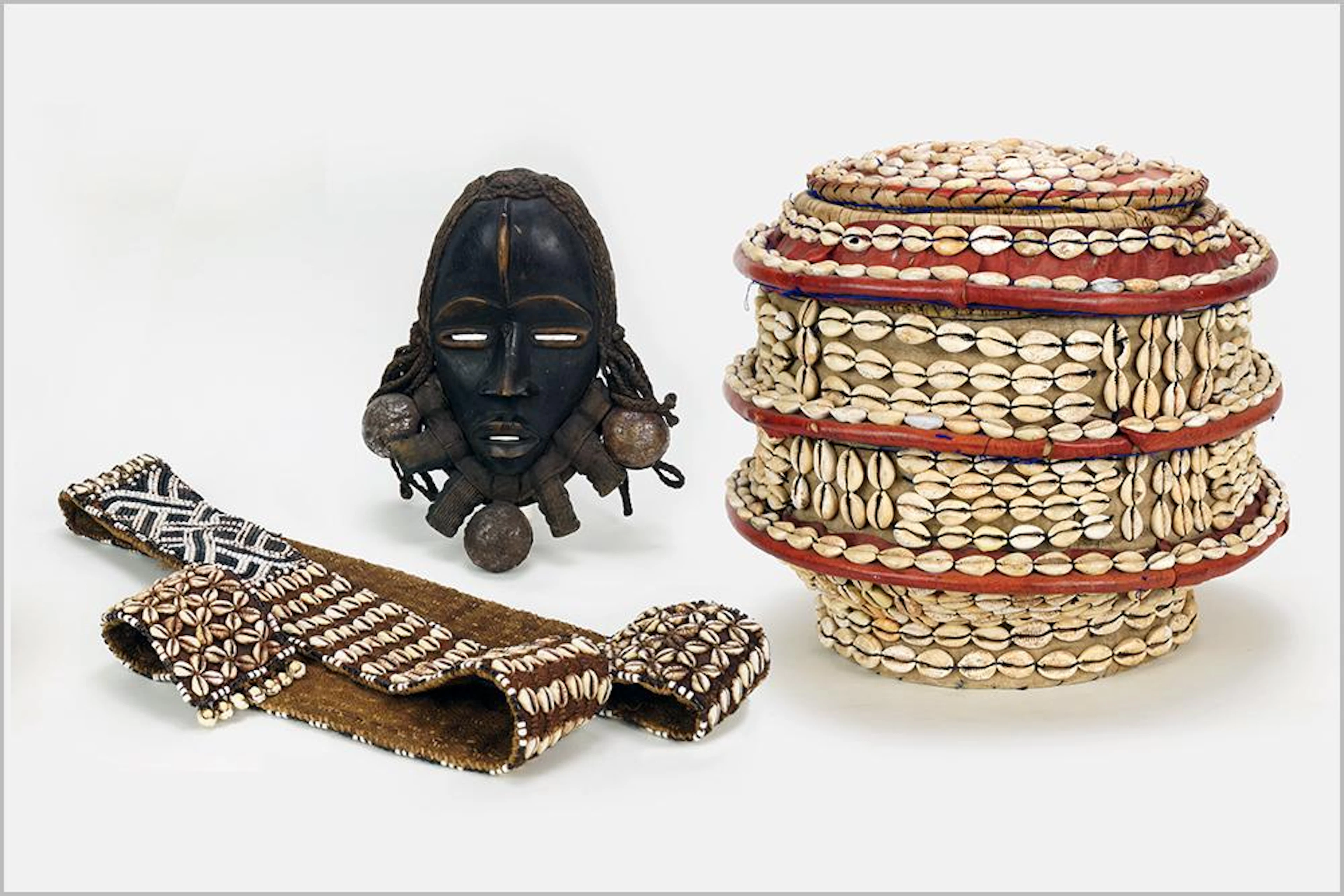 A Dan Deangle Mask.