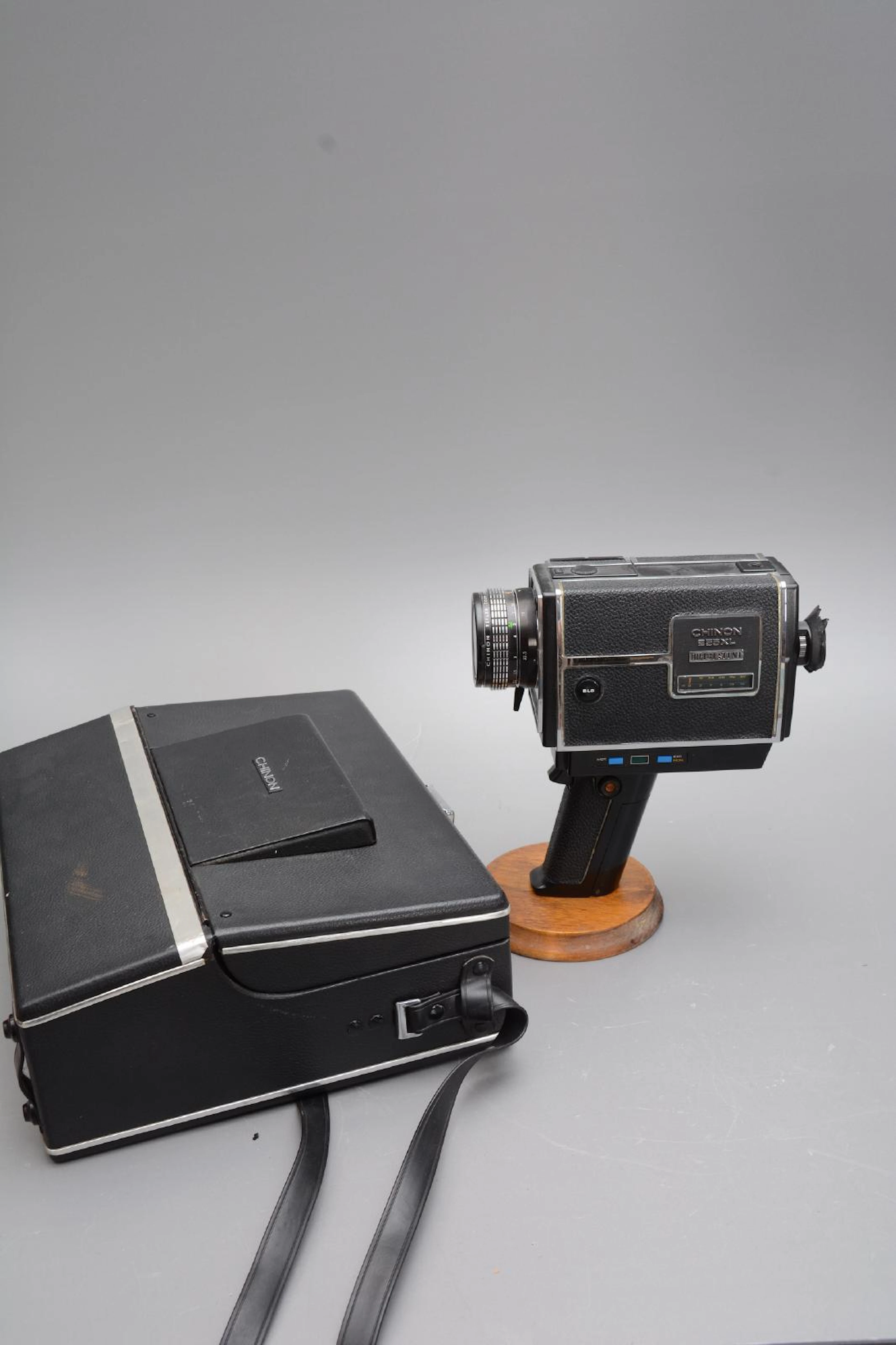 Retro filmkamera, Chinon
