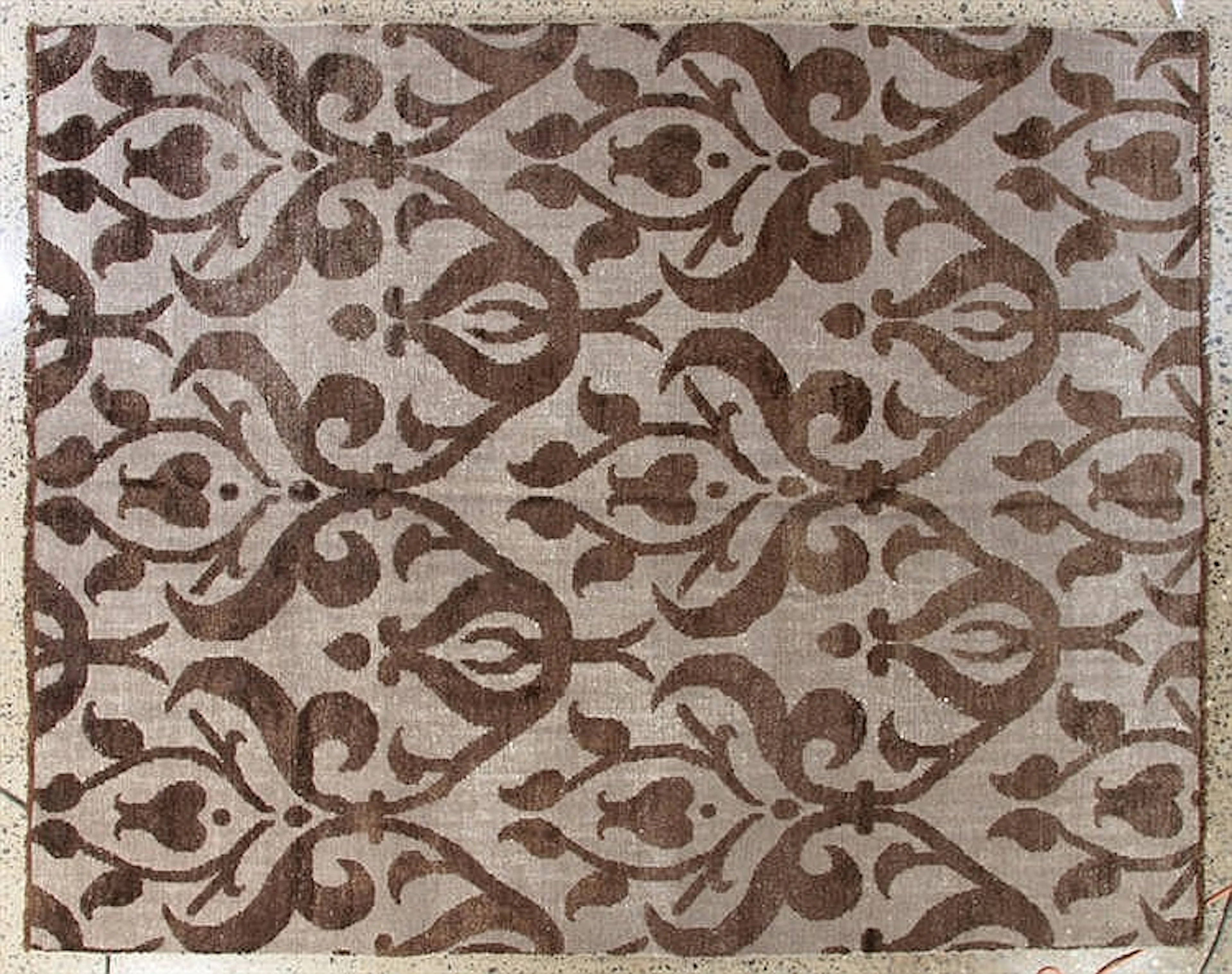 MODERN RUG