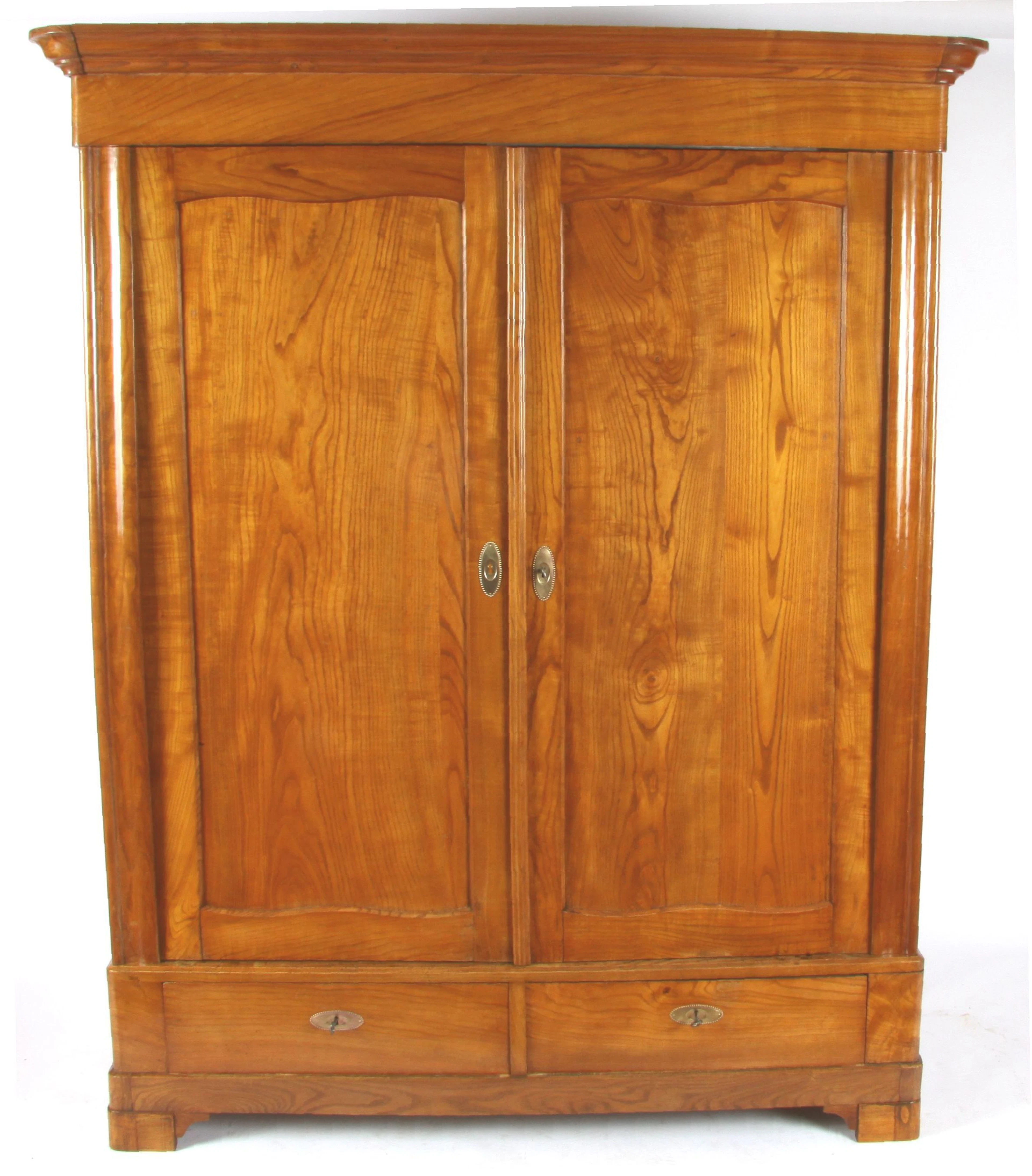 BIEDERMEIER-SCHRANK. KLEIDERSCHRANK UM 1840.