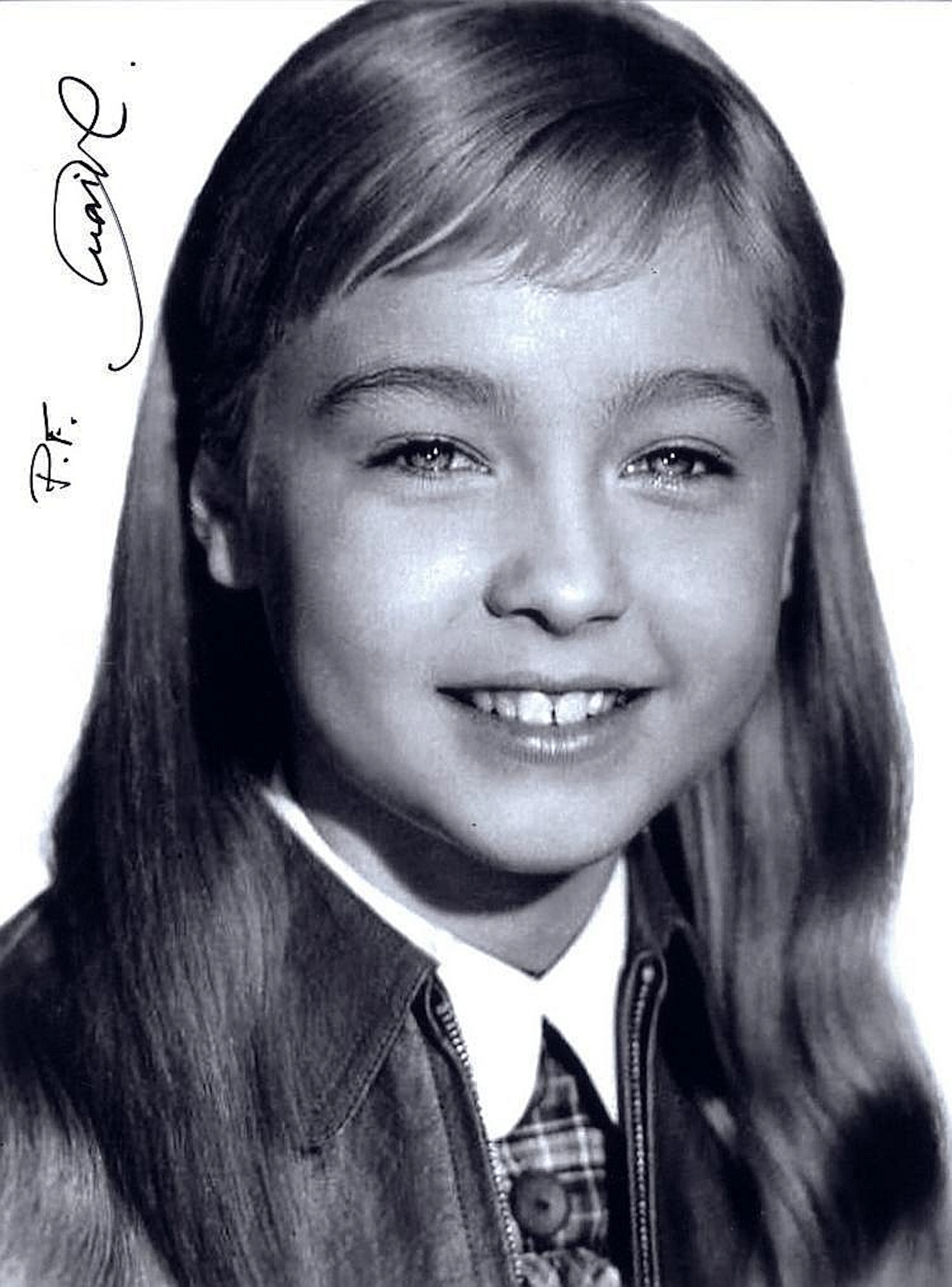 CHILD STARS: Small selection of two signed 6 x 8