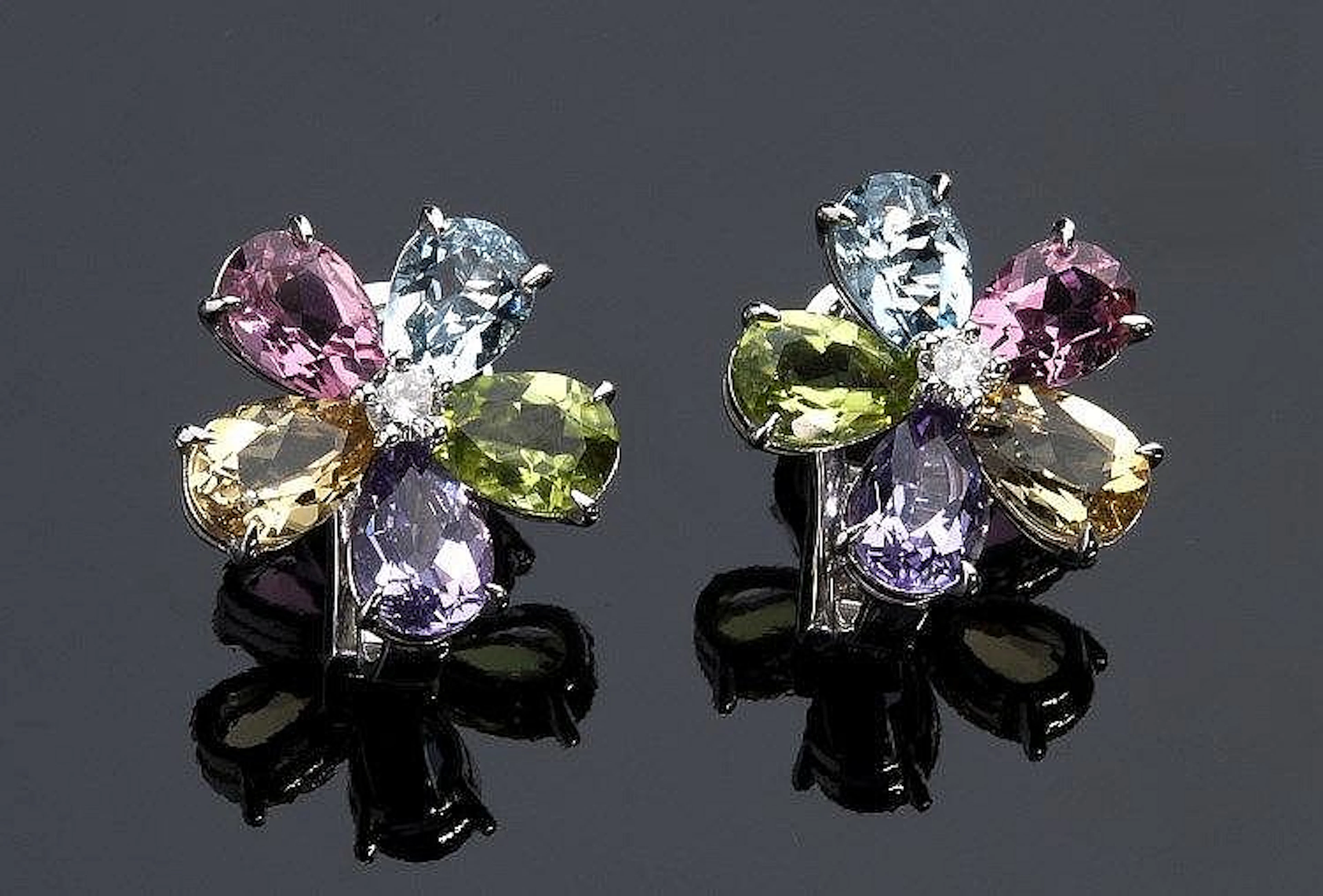 PETOCHI, ROME - 18K GOLD DIAMONDS EARRINGS