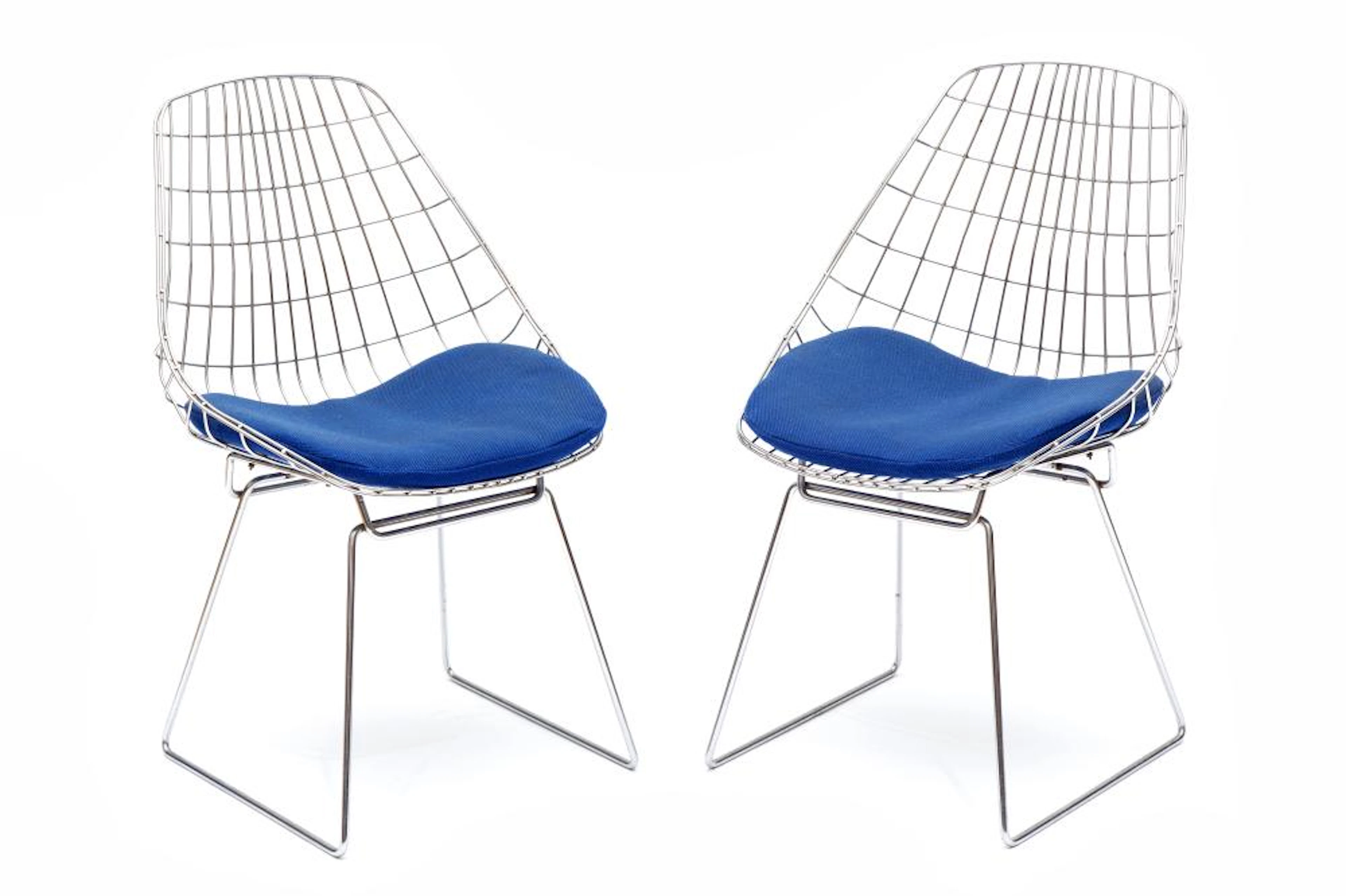 Cees Braakman (1917-1995) A pair of Pastoe wire chairs