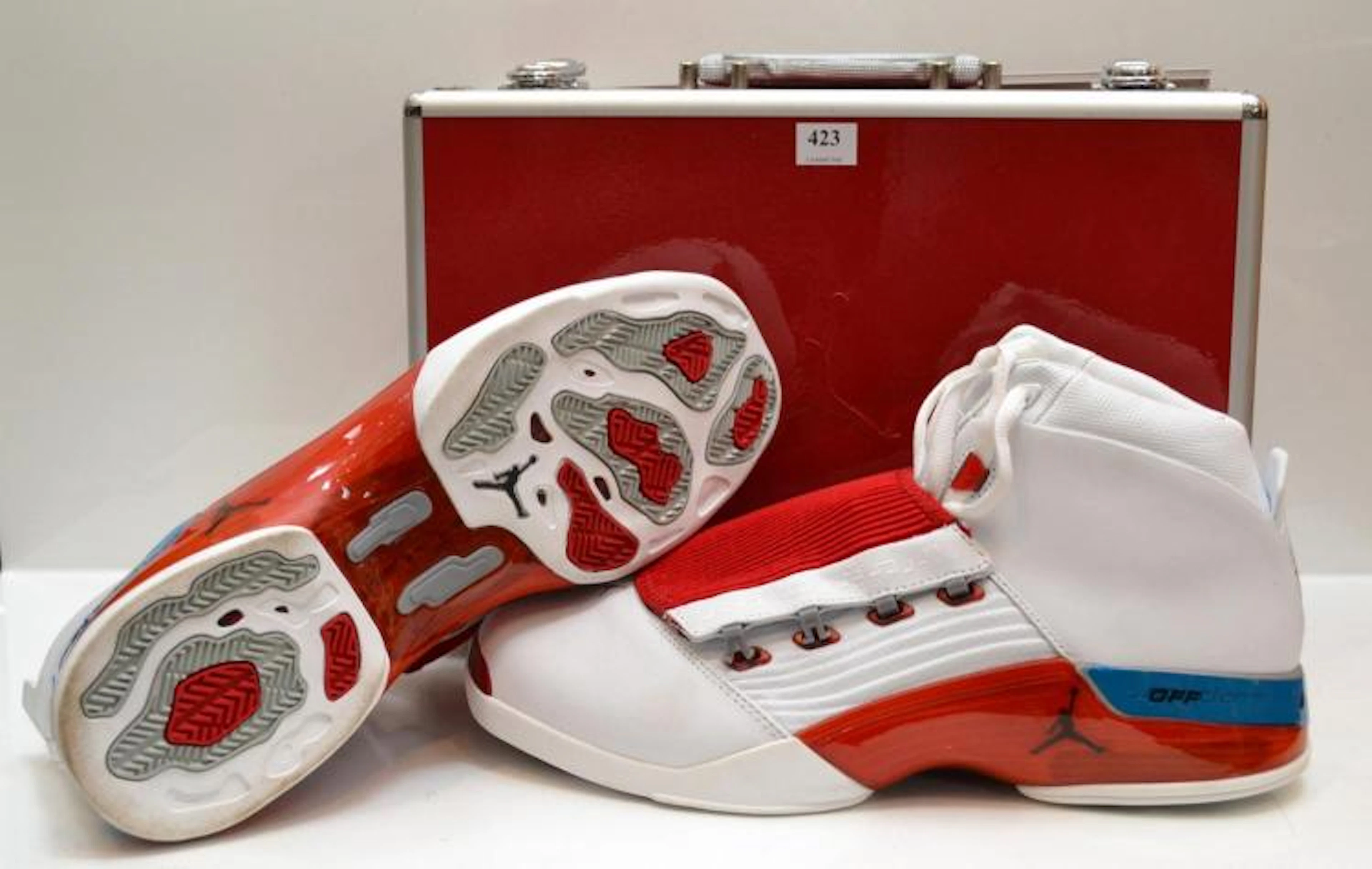 A PAIR OF DS 2002 NIKE AIR JORDAN XVII 17 IN WHITE AND RED