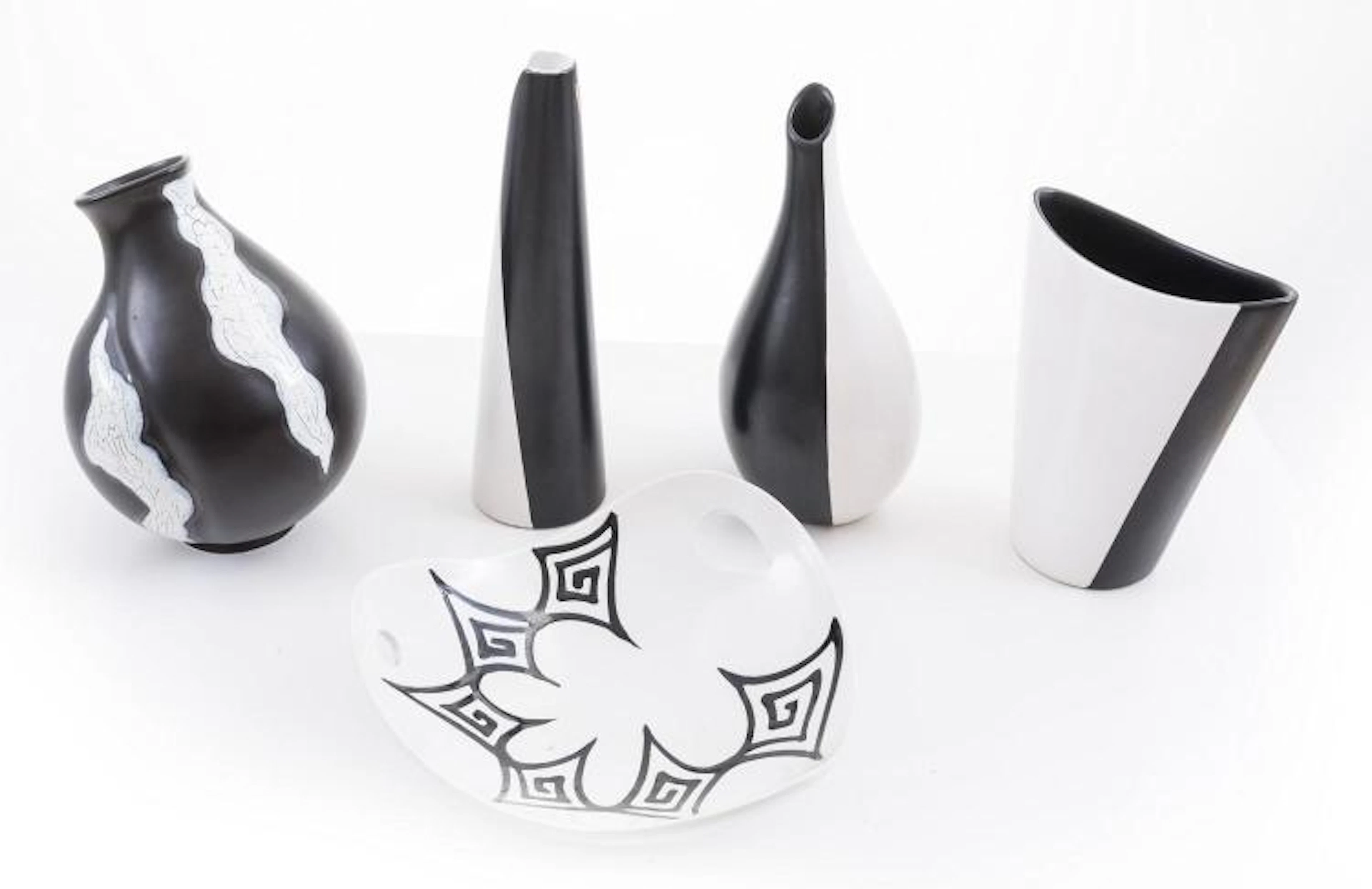COLLECTION OF VASES FOR GOUDA