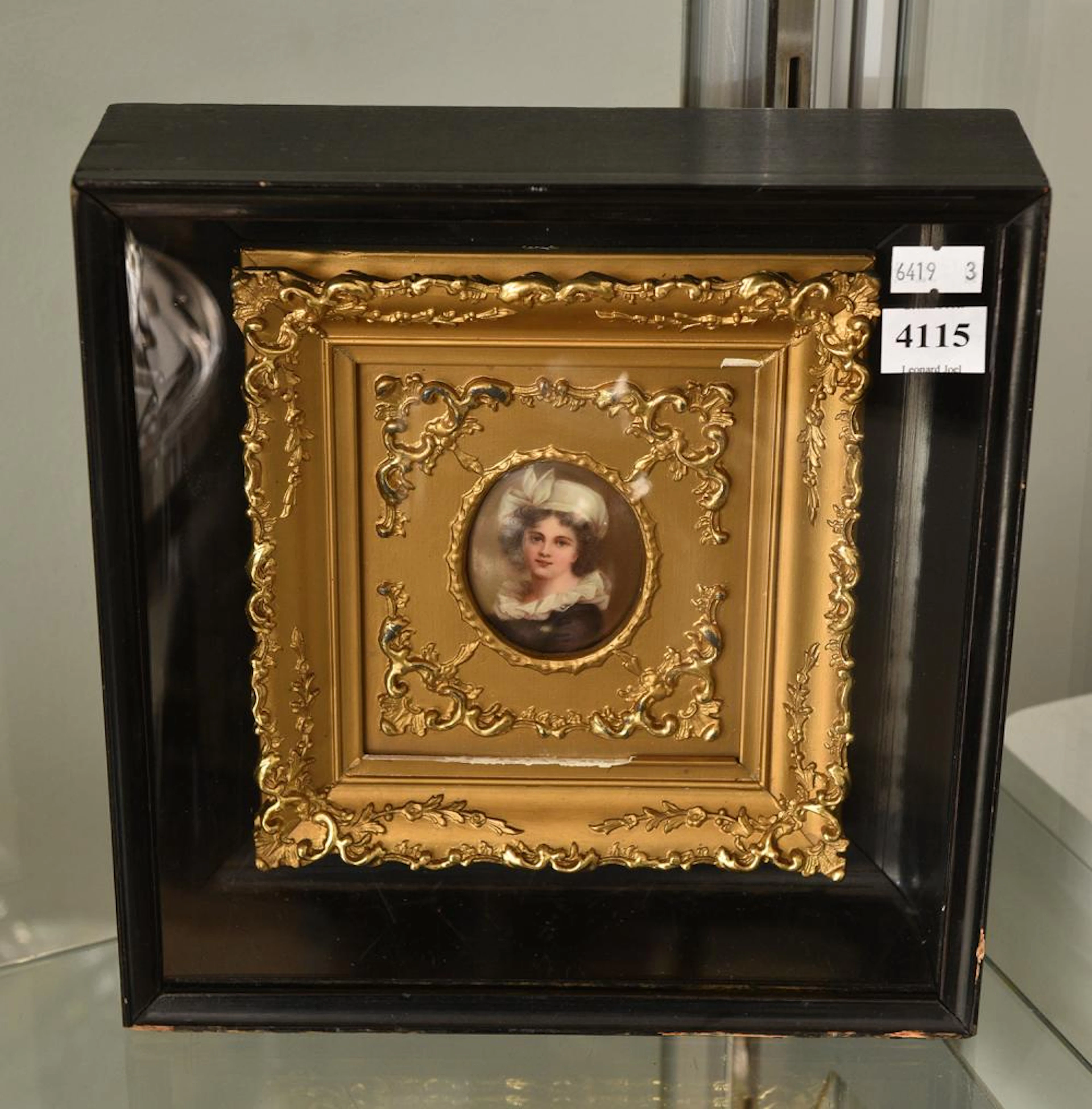 A GERMAN HAND PAINTED PORCELAIN PLAQUE IN THE STYLE OF VIGEE LEBRUN