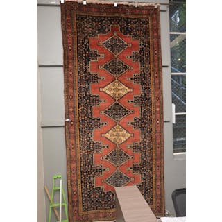 A SOLID PERSIAN SENNEH WIDE ENTRANCE RUG 100% HAND SPUN WOOL