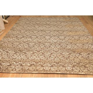 A LARGE FLORAL DESIGN RUG WITH SILK DETAILING (338 X 248...