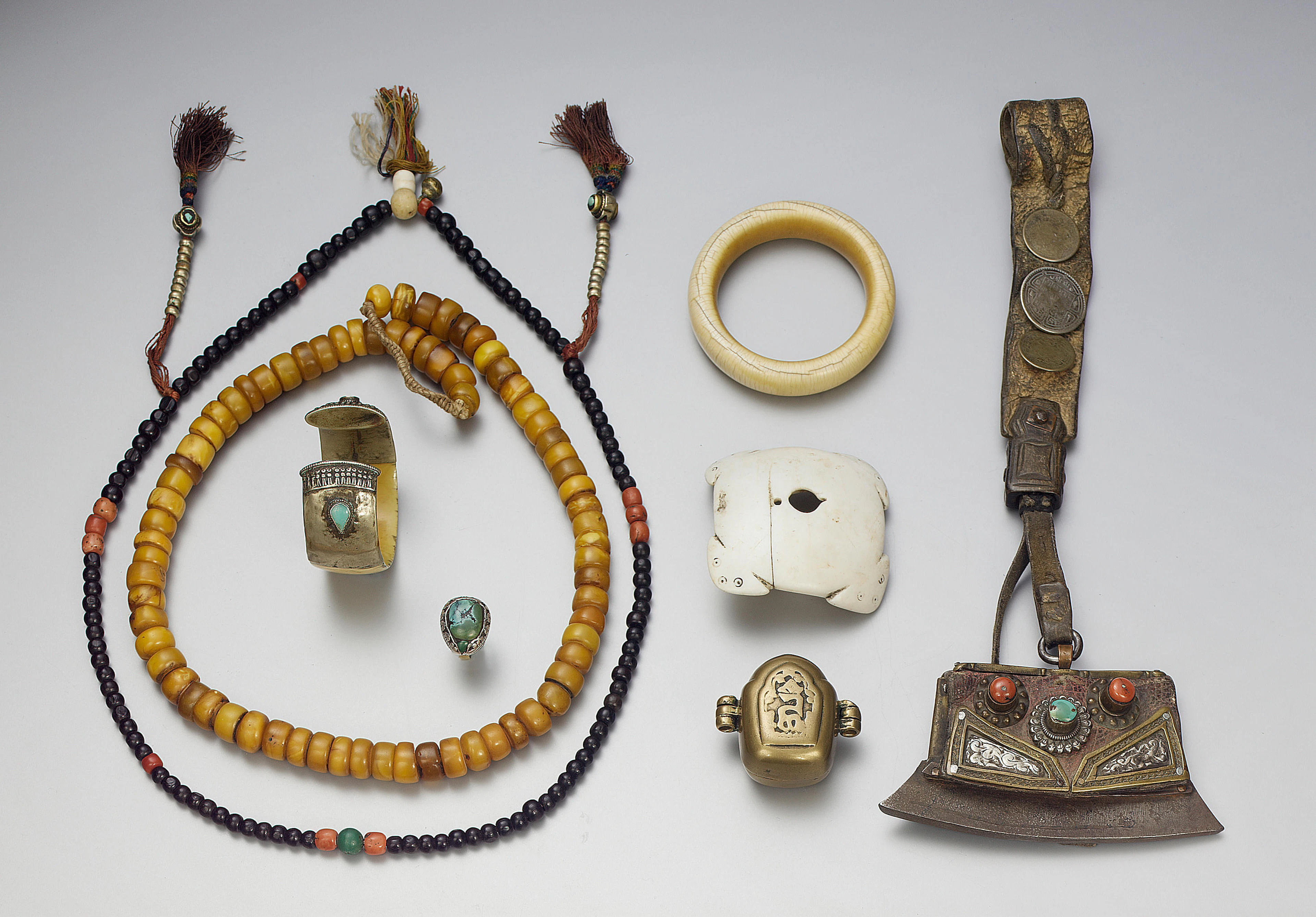 Four pieces of Tibetan Jewellery 4