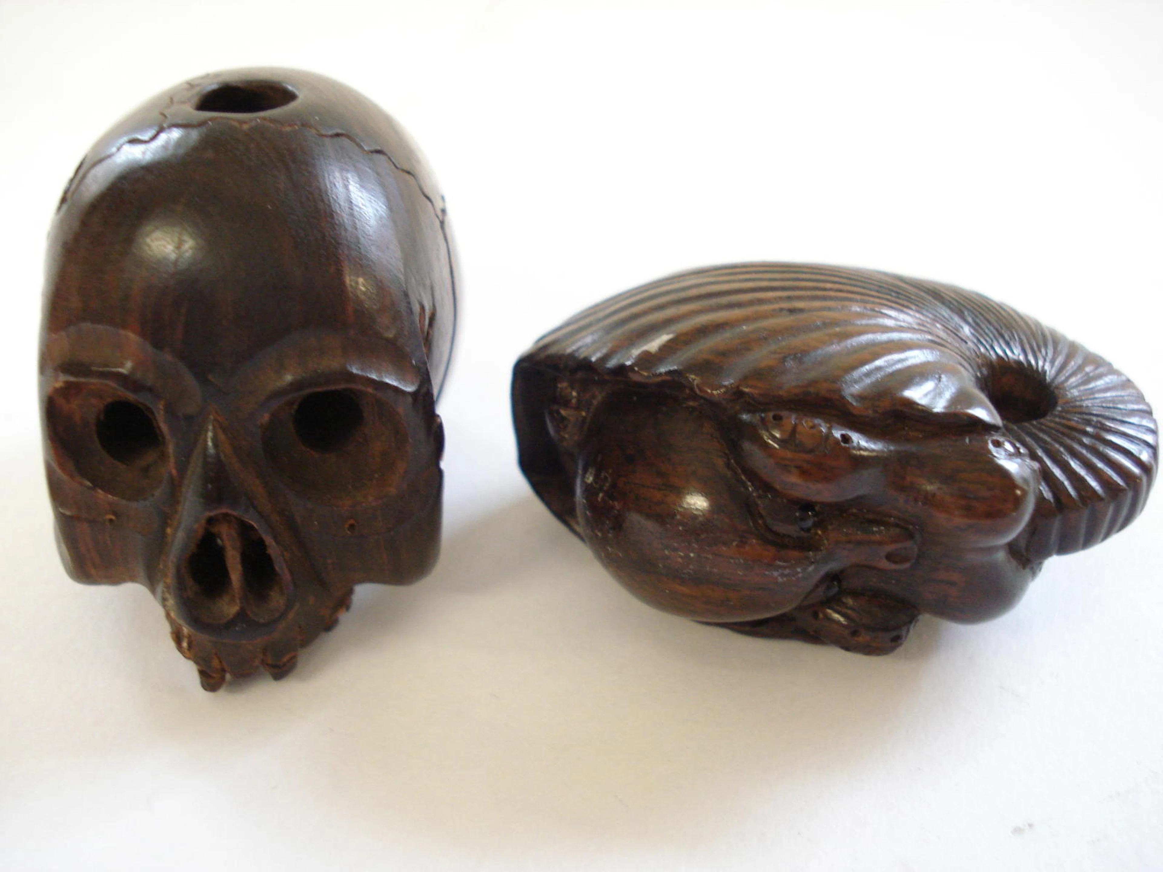 Two wood netsuke 20th century