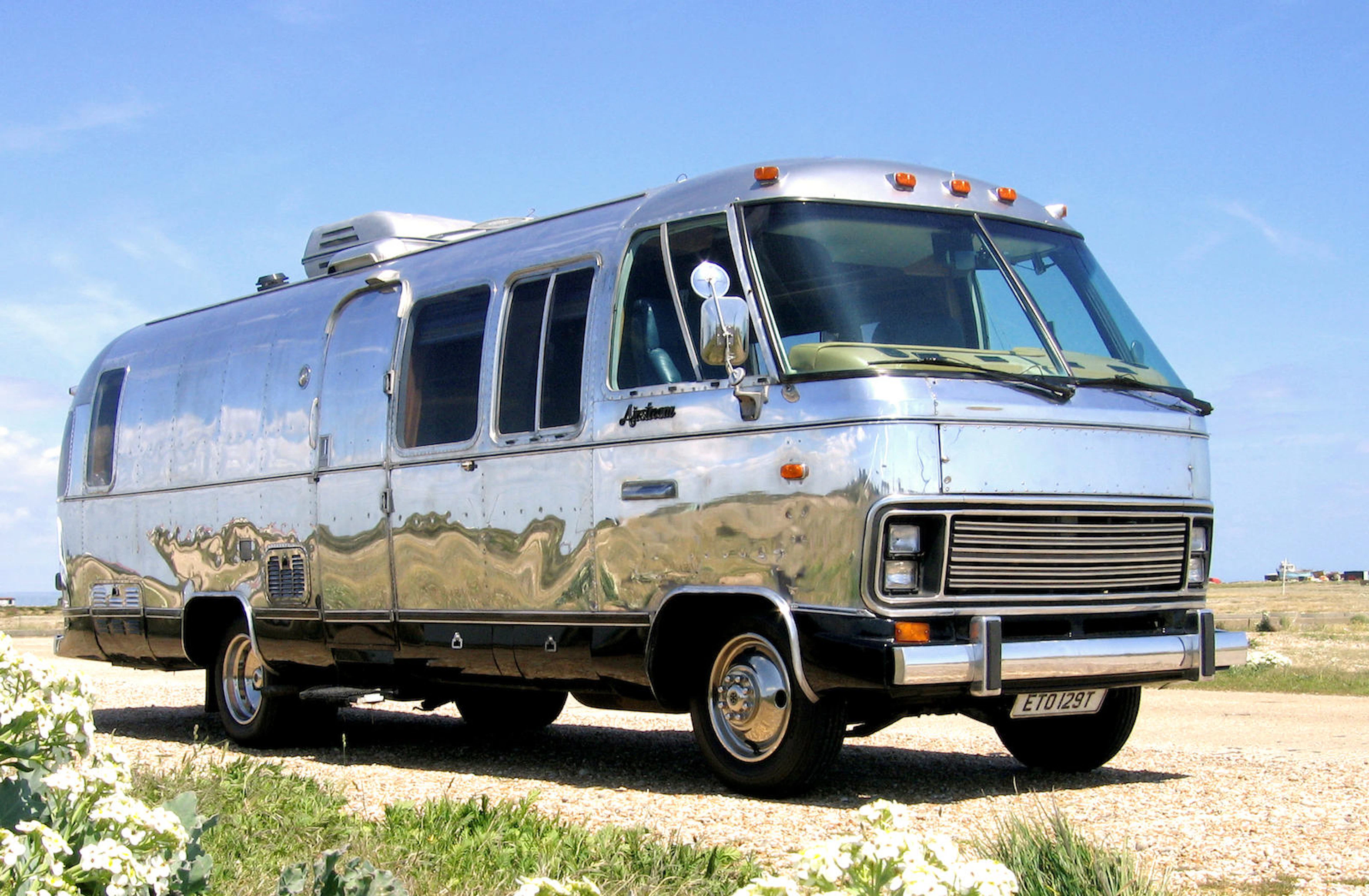 1979 Airstream 28' Motorhome Registration no. ETO 129T Chassis no. CPS 3793304680