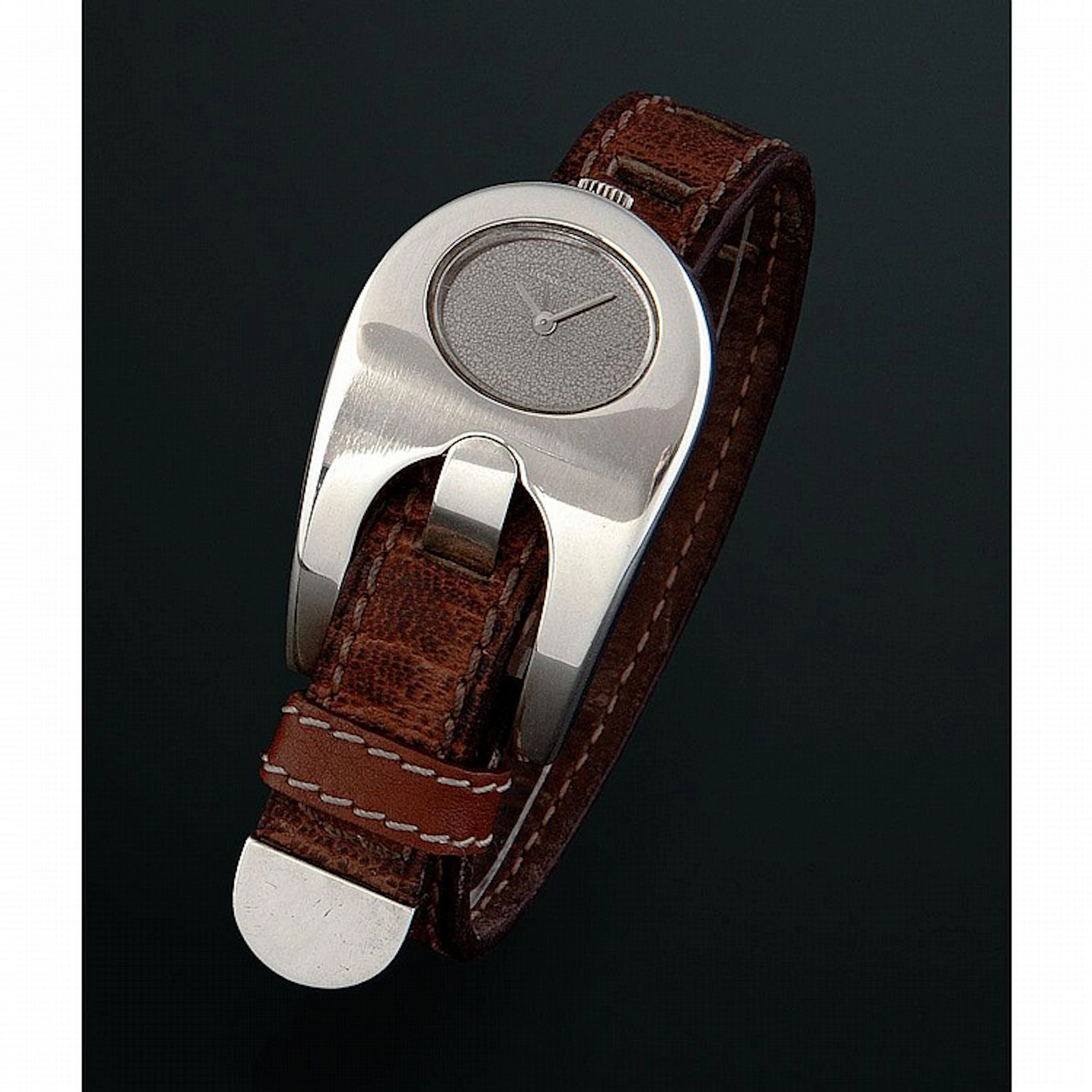 Longines, design Serge Manzon, Boucle, n° 16.829.189, vers 1973.