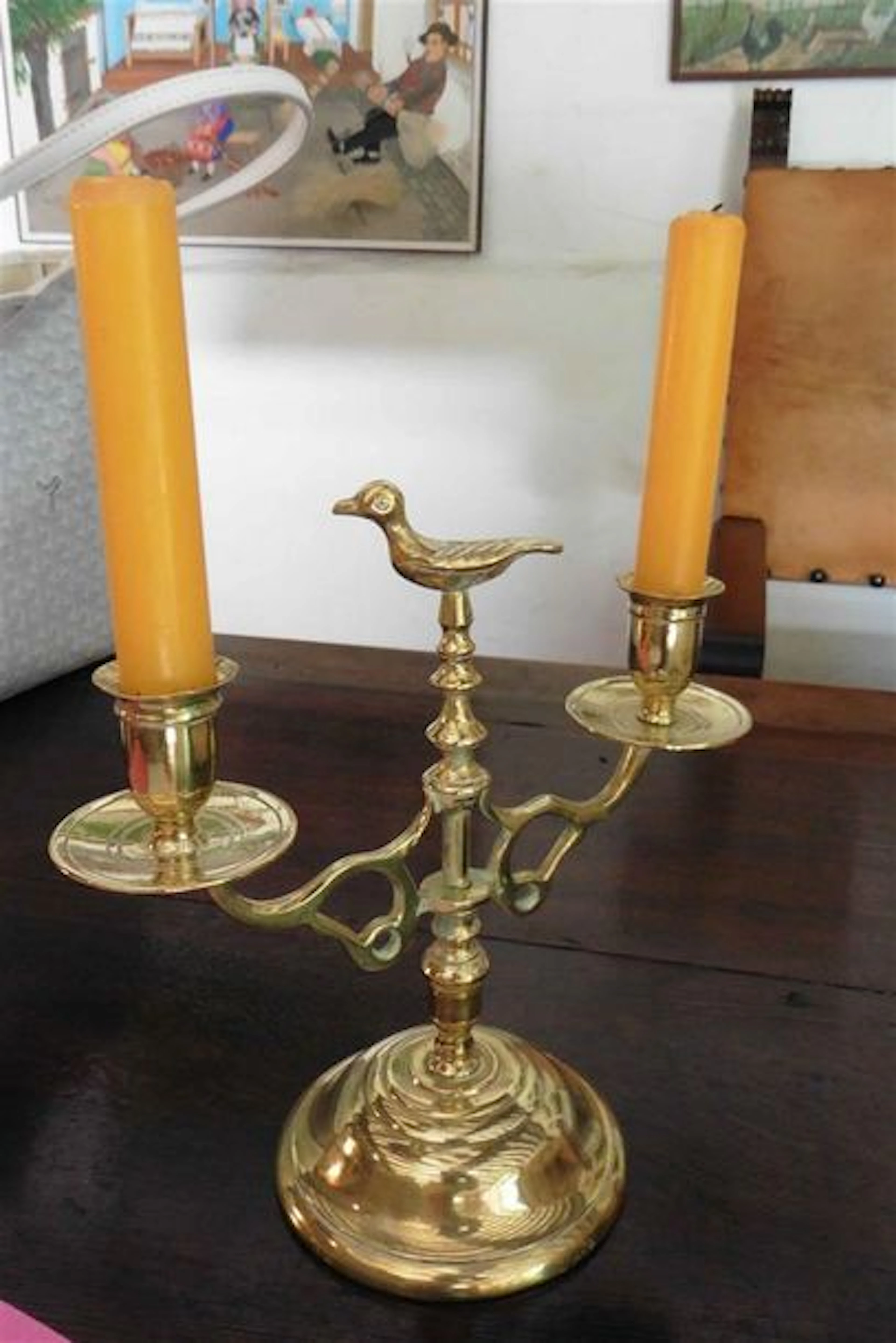 Paire de bougeoirs en laiton à deux bras de lumière