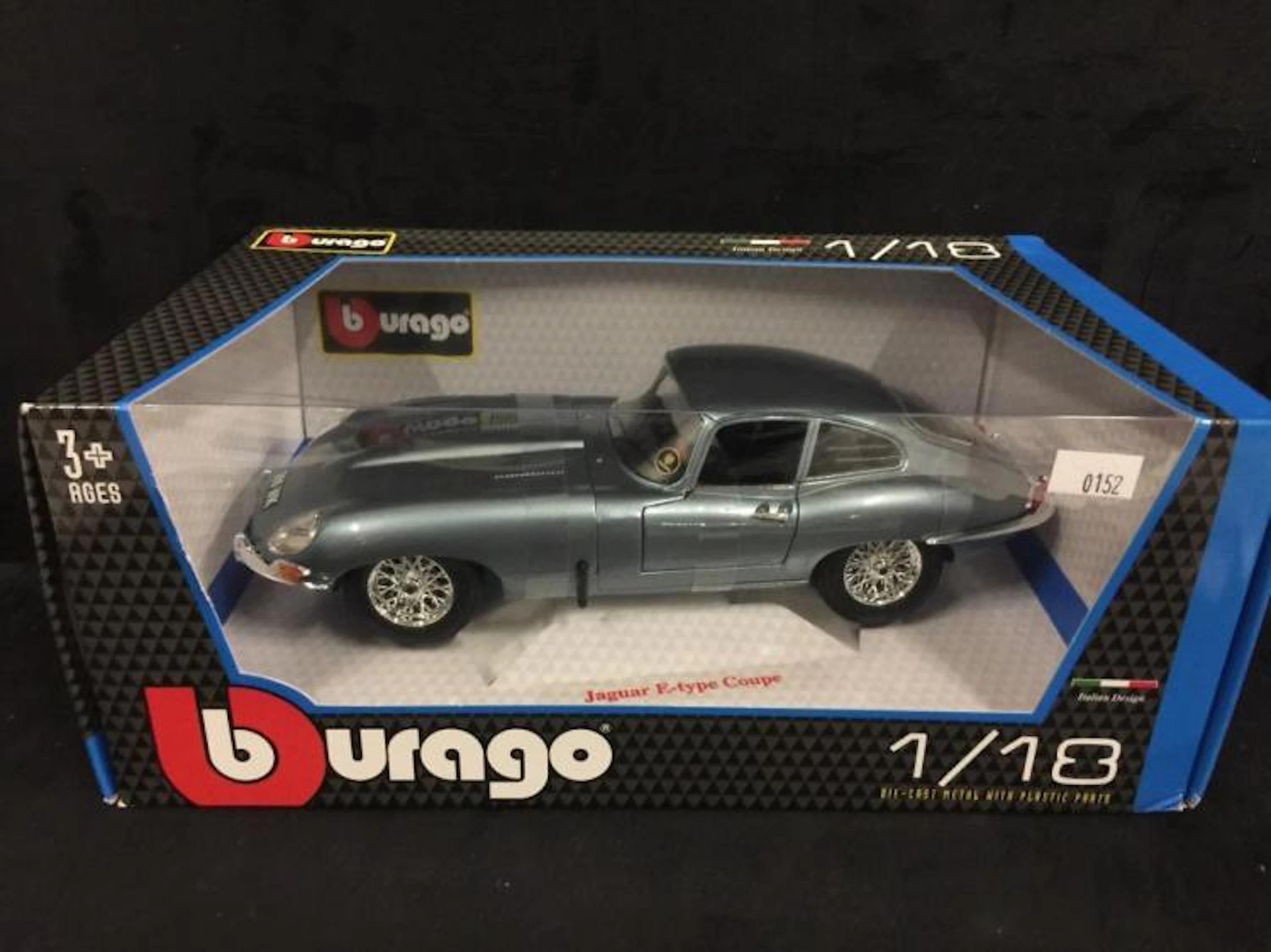 Burango Italian Design Jaguar E Type Coupe diecast car NIP 1:18 scale