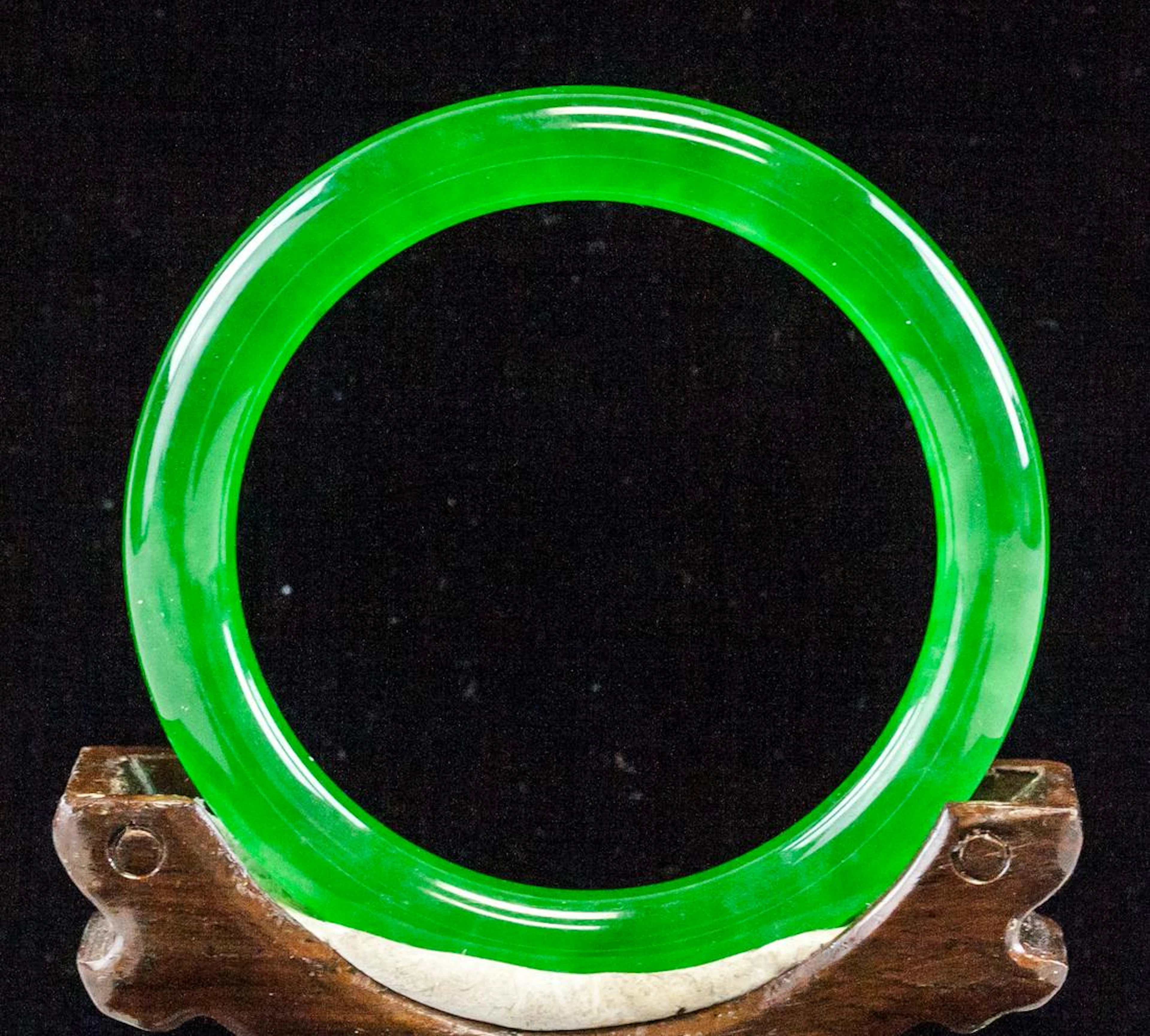 Chinese Green Jadeite Carved Bangle