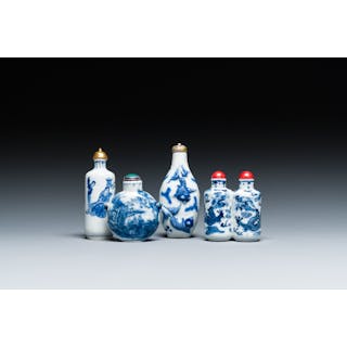 Four Chinese blue and white snuff bottles, 19/20th C.