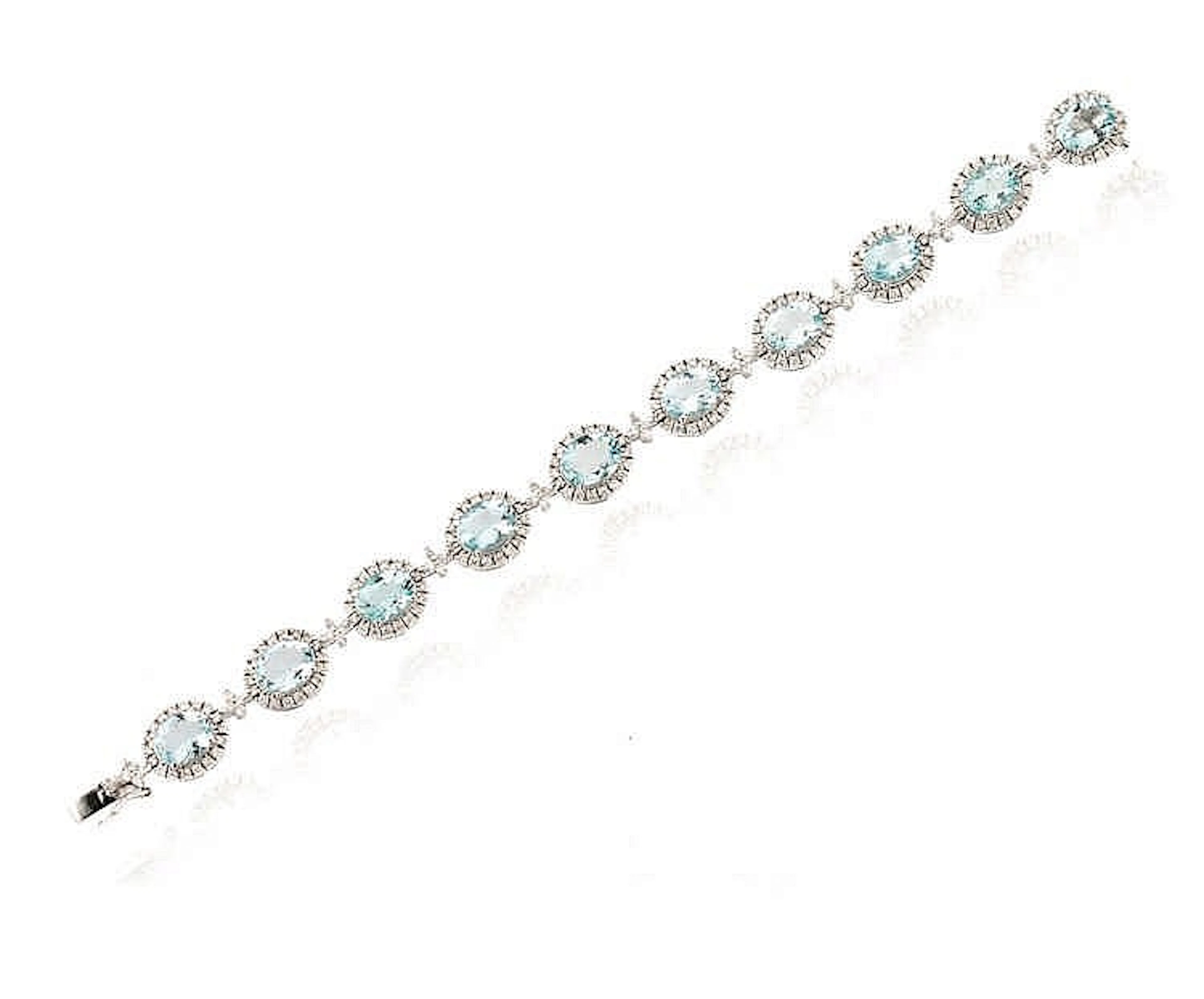 BRACCIALE IN ORO BIANCO, ACQUAMARINA E DIAMANTIrealizzato ad una linea