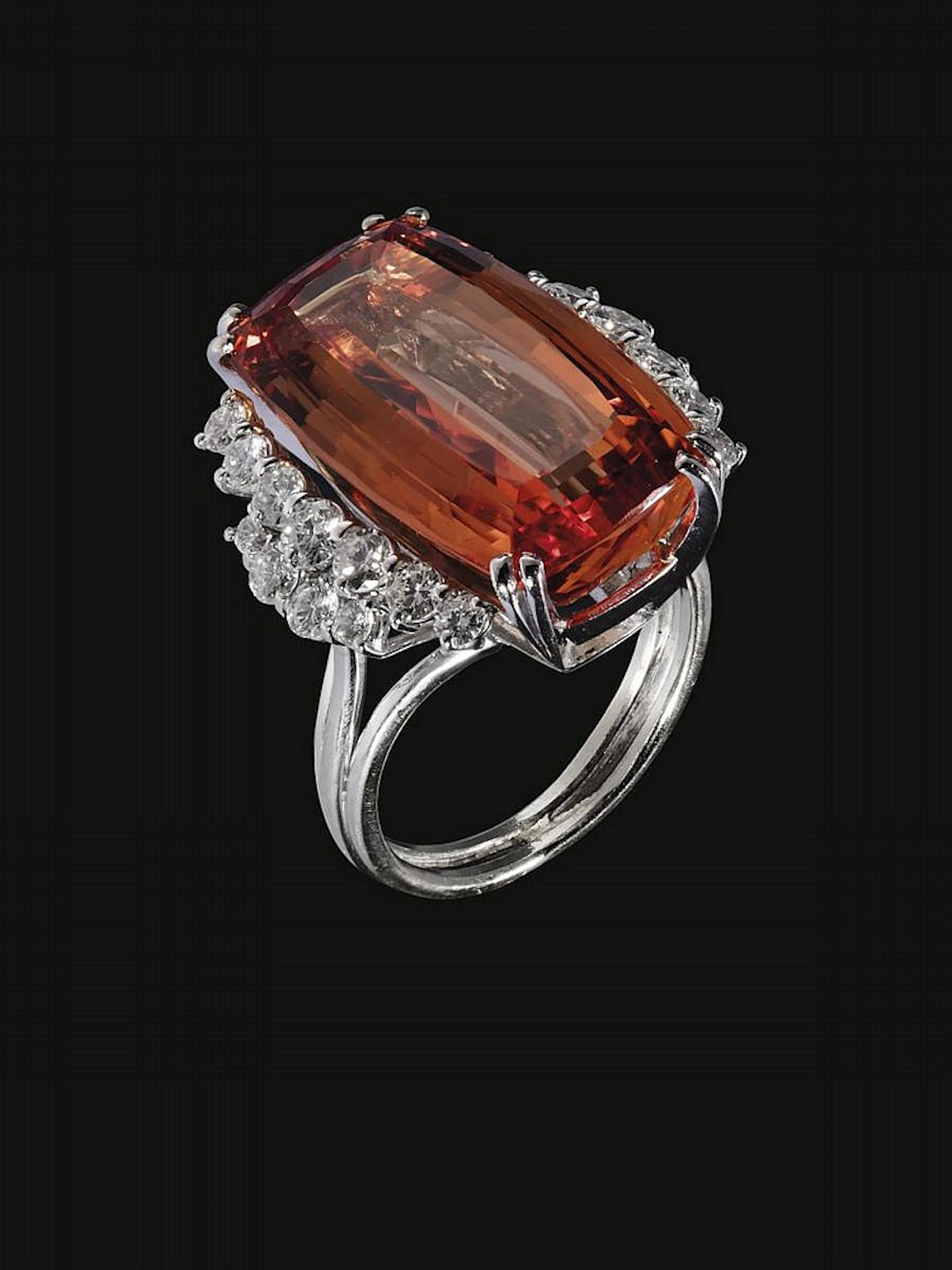 ANELLO IN ORO BIANCO 18KT E TOPAZIO IMPERIALE taglio misto cuscino di ct 19.50