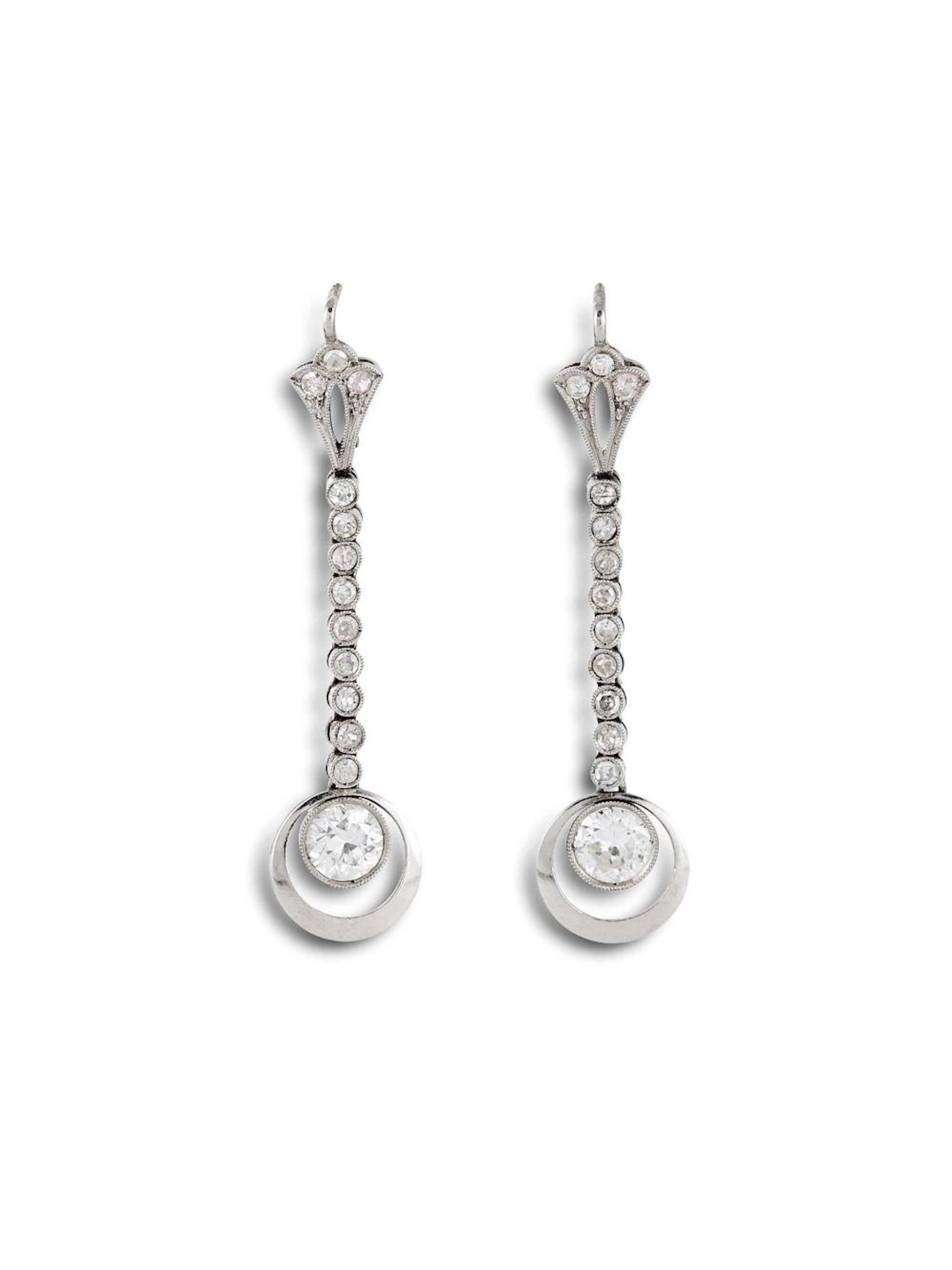 ORECCHINI IN ORO BIANCO E PLATINO di forma pendente tremblant, ne