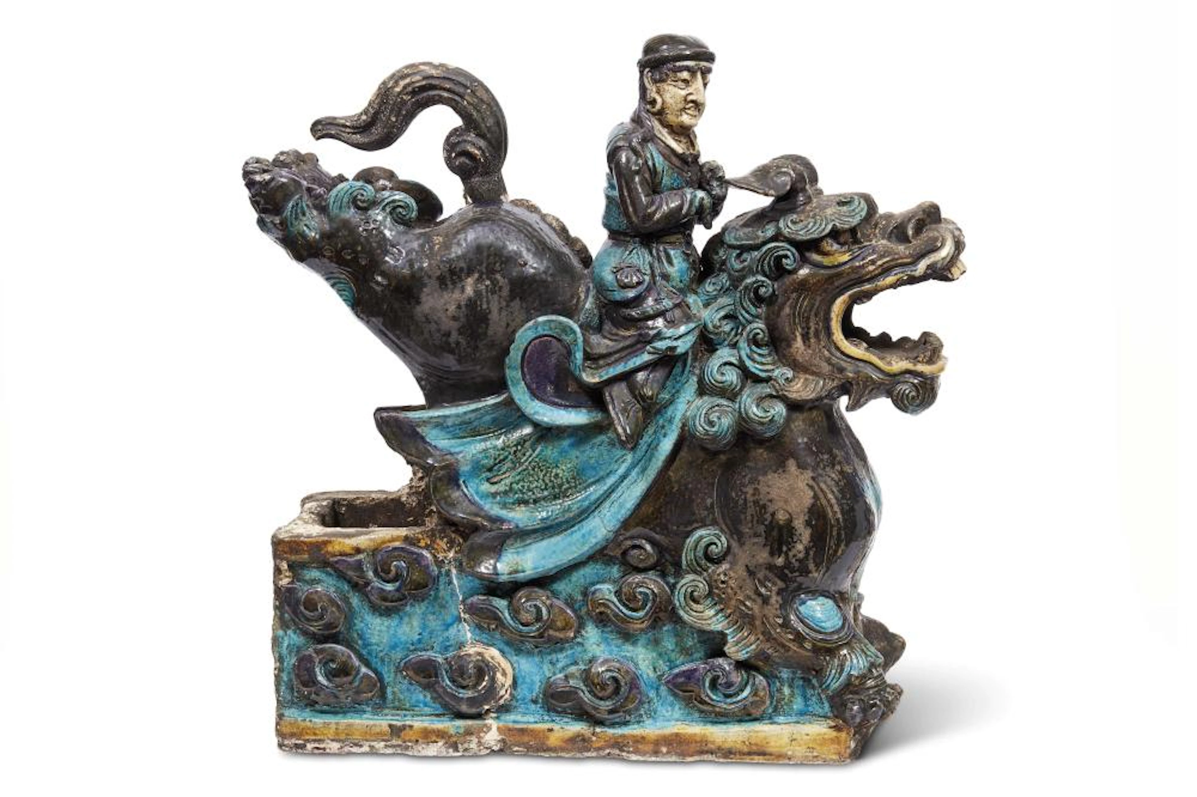 A LARGE CHINESE FAHUA TILE, CHINA, MING DYNASTY, 16TH ? 17TH CENTURIES