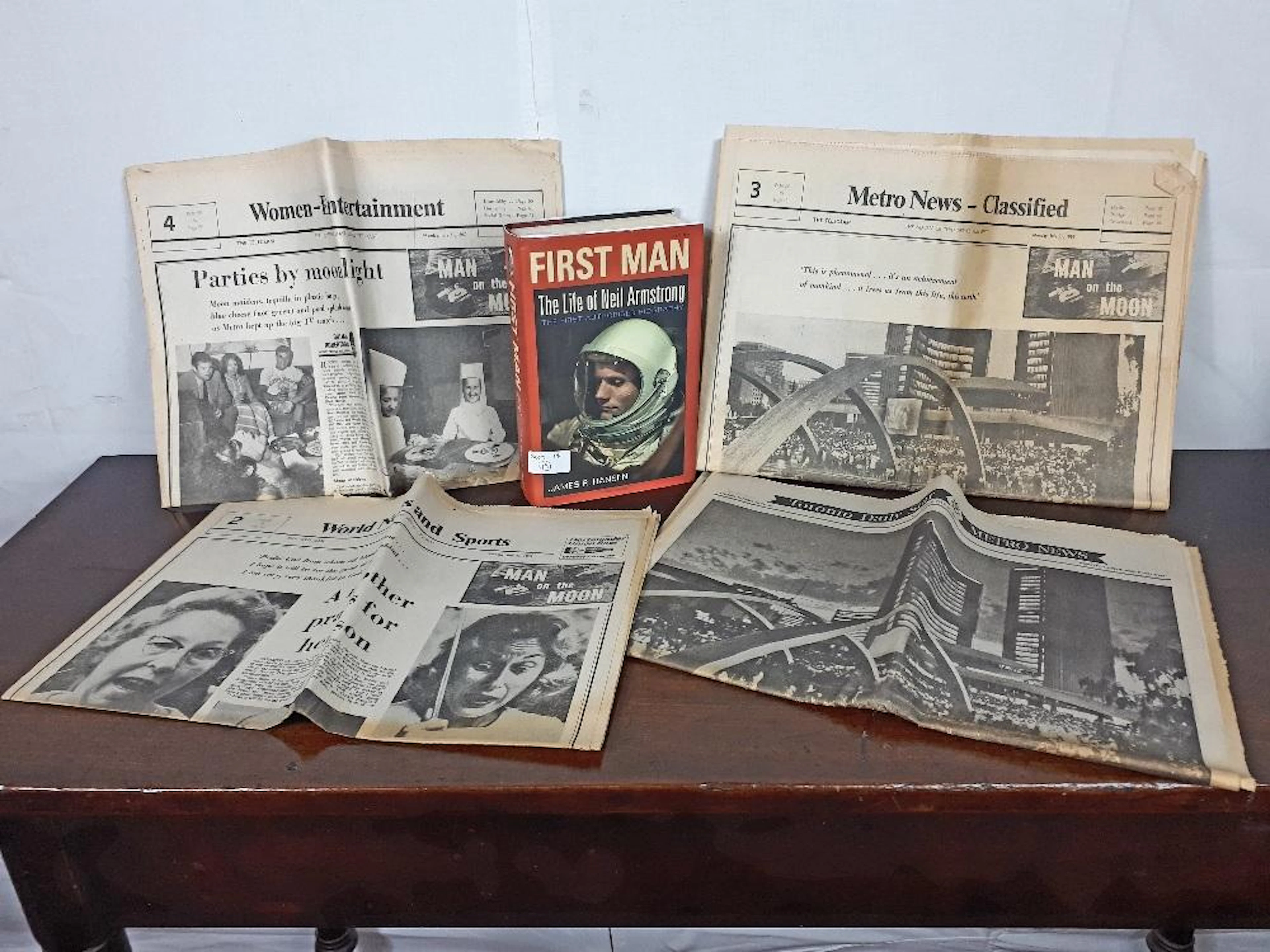 Collection of Canadian papers from Monday July 21st 1969 First Man On The M