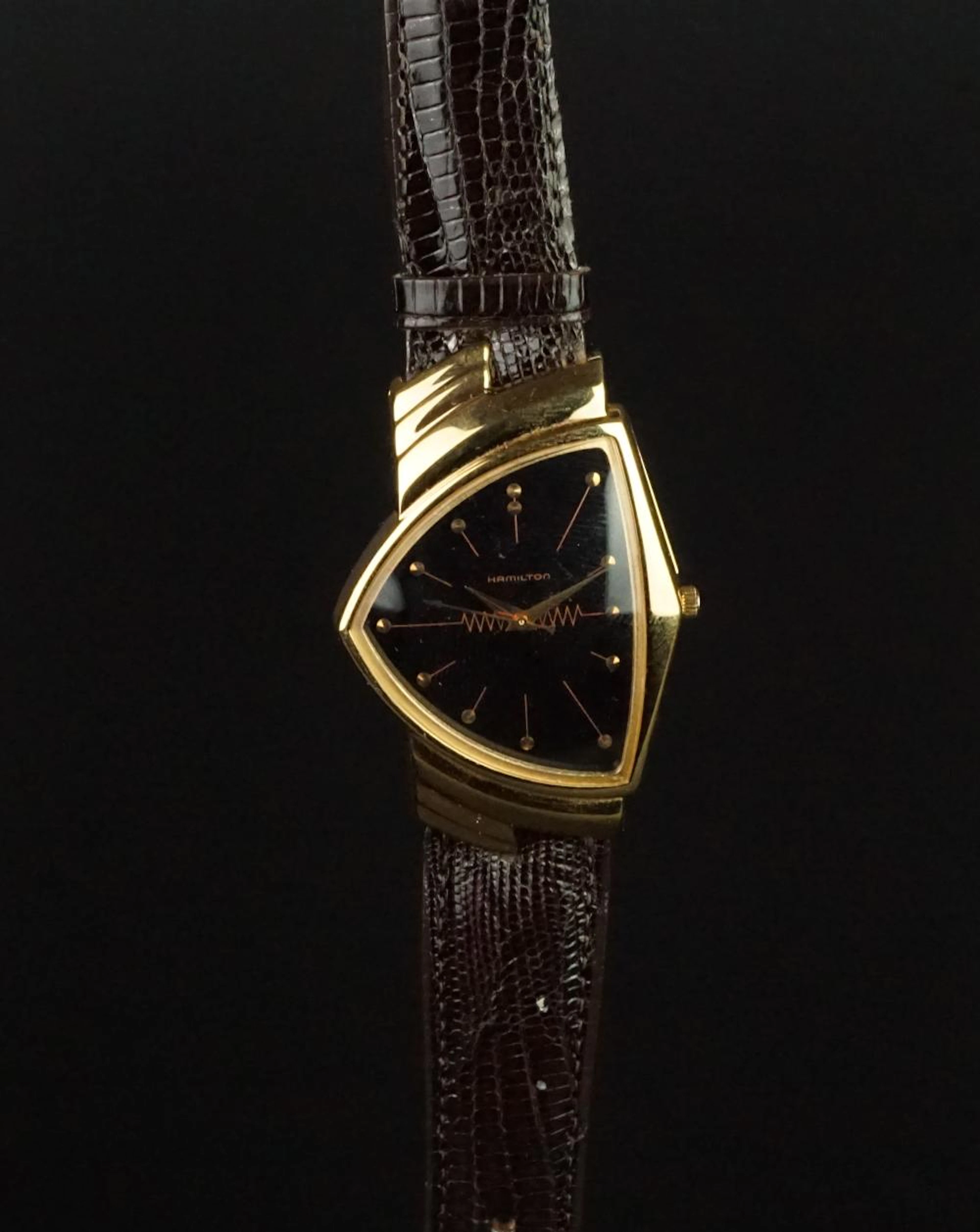 GENTLEMEN'S HAMILTON VENTURA WRISTWATCH W/ BOX & PAPERS, rounded triangular