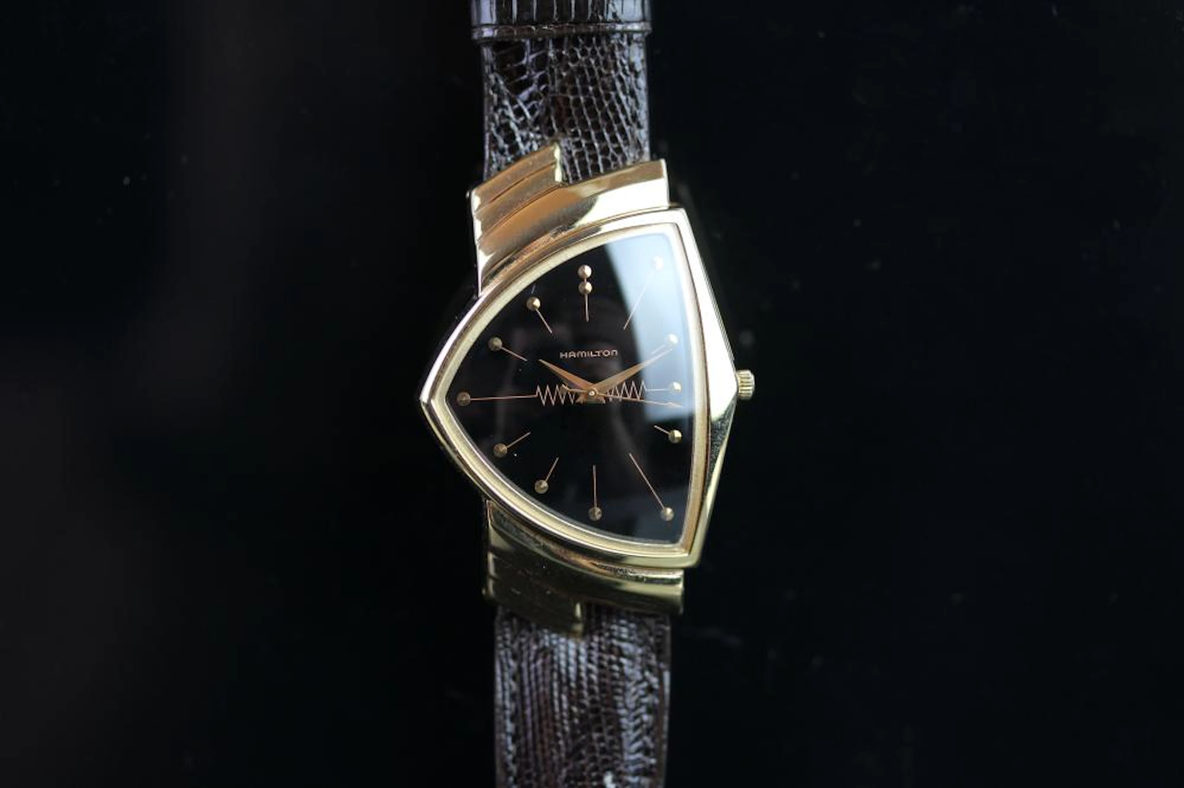 GENTLEMEN'S HAMILTON VENTURA WRISTWATCH W/ BOX & PAPERS