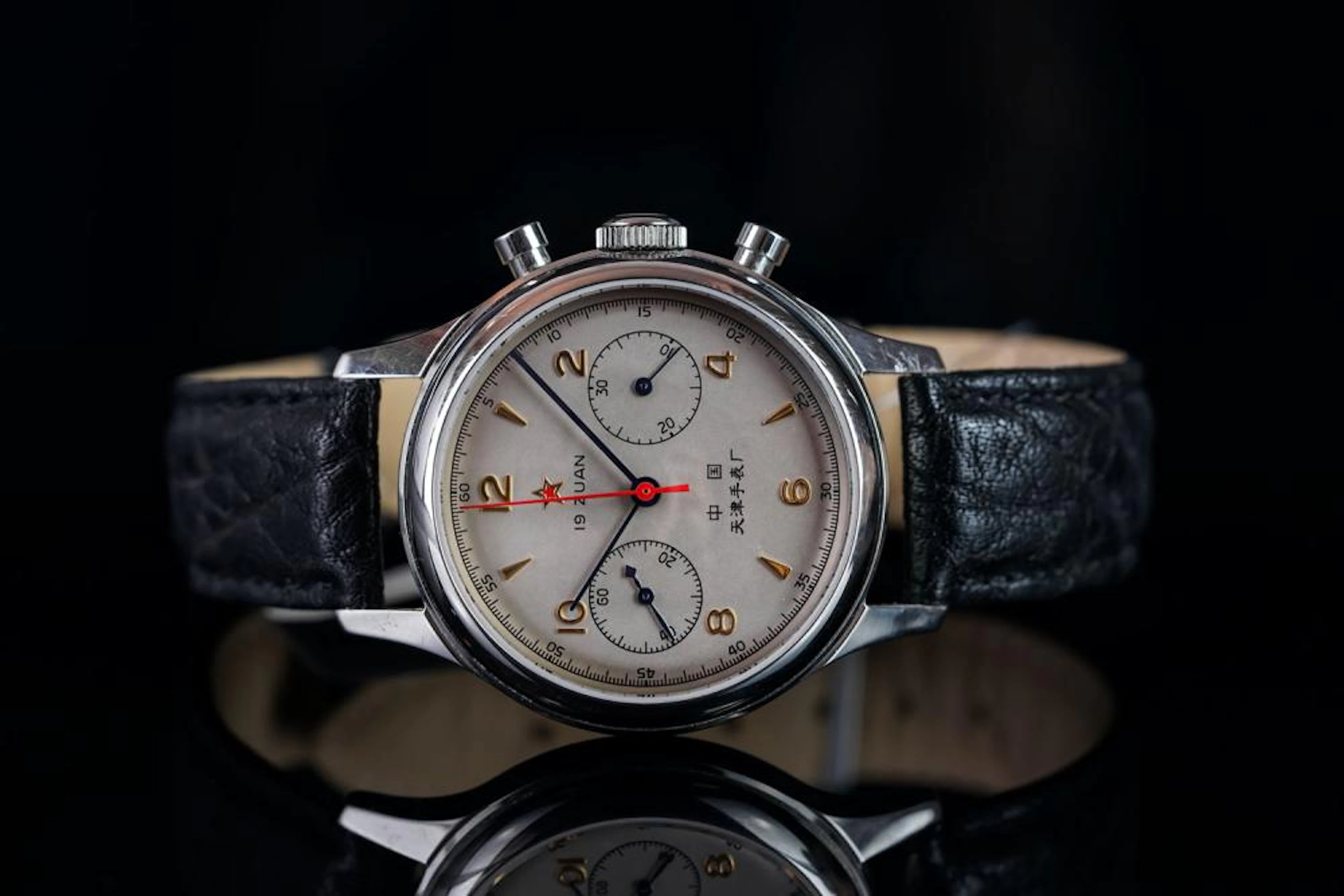 GENTLEMEN'S 19 ZUAN SEAGULL 63 WRISTWATCH