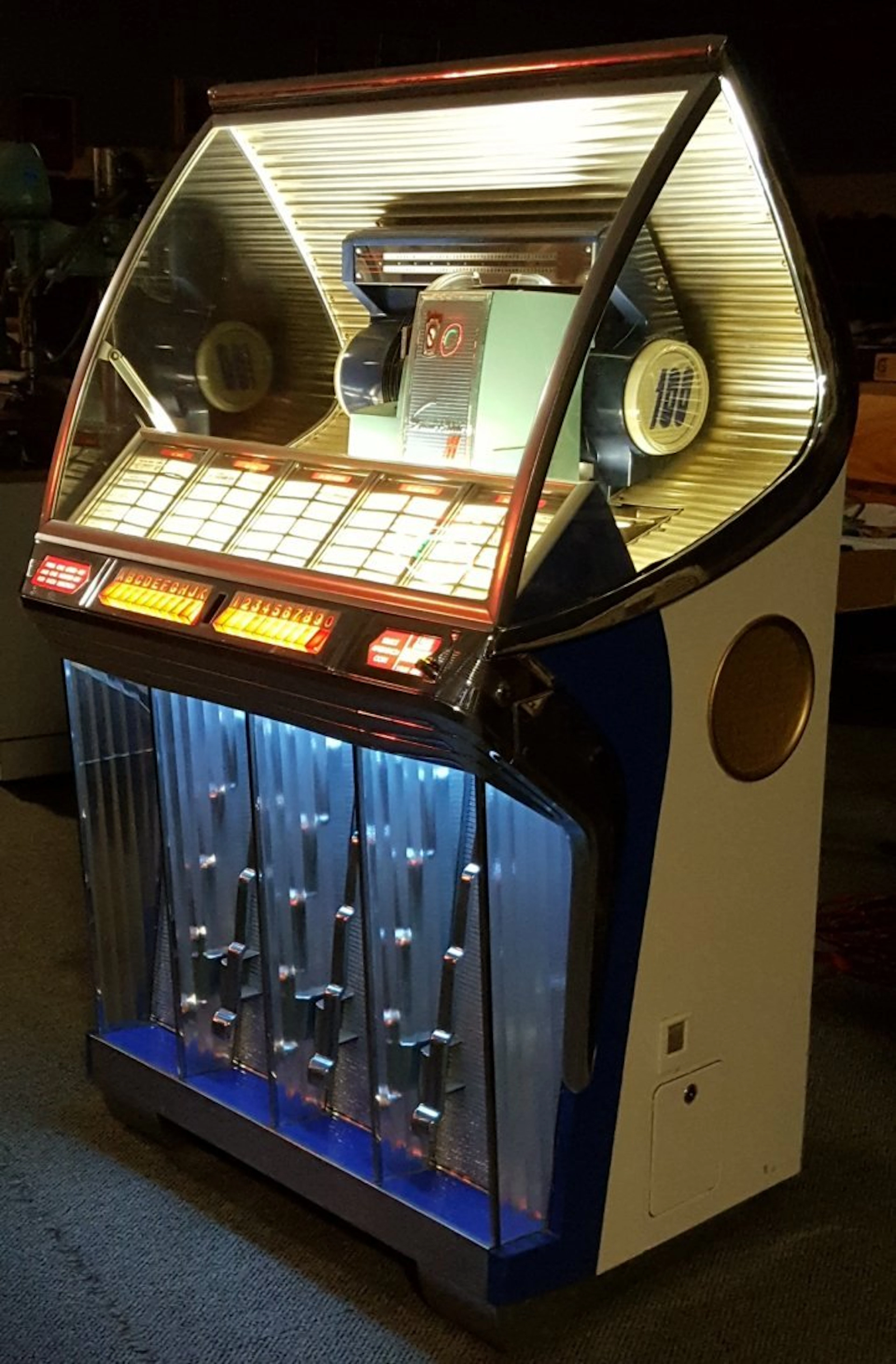 1954 Seeburg Jukebox R100