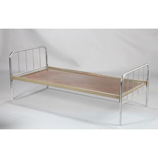 Robert Slezak. Bauhaus seng fra 20/30'erne af forkromet stål, model P1