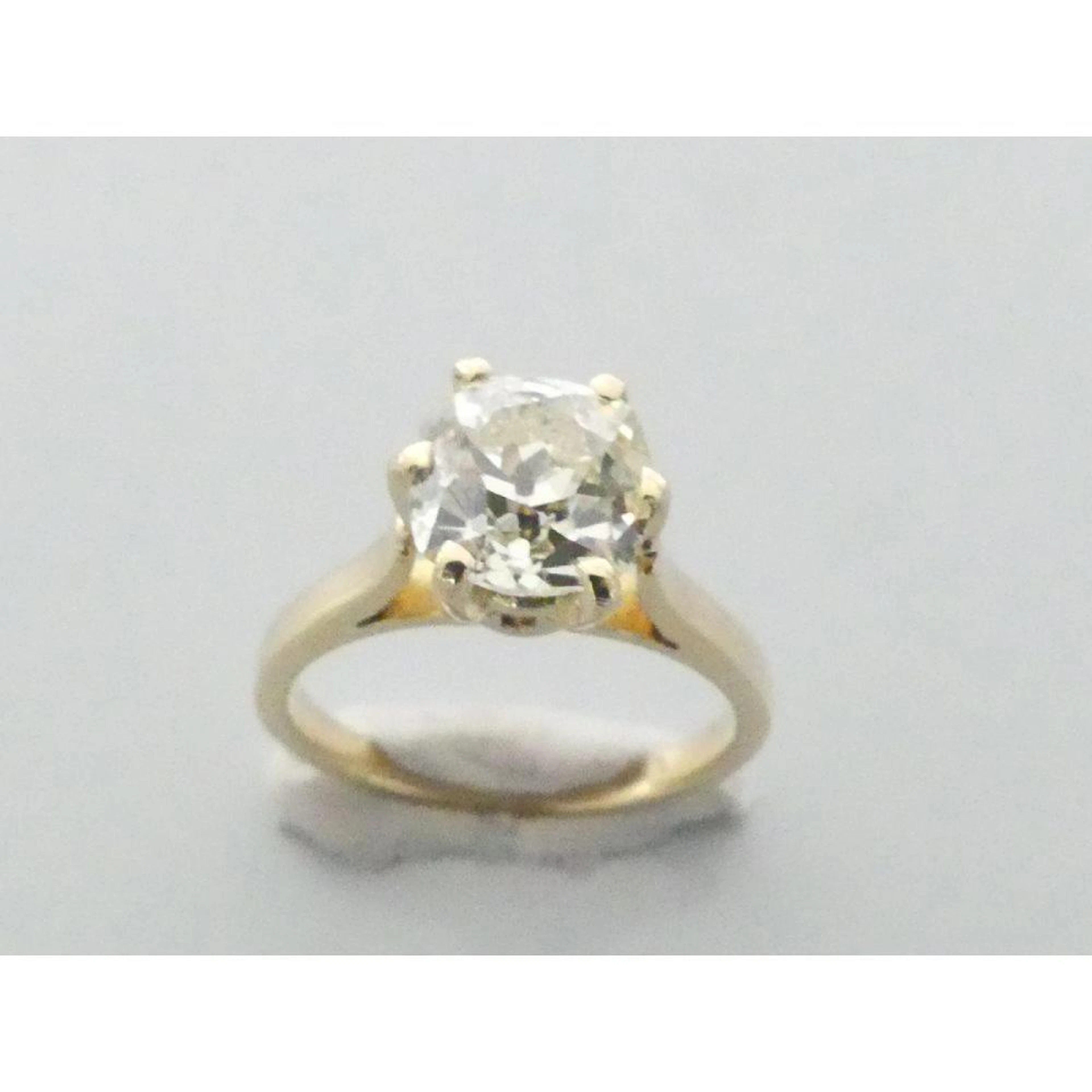 BAGUE en or jaune 750°/°° ornée d?un diamant taille...