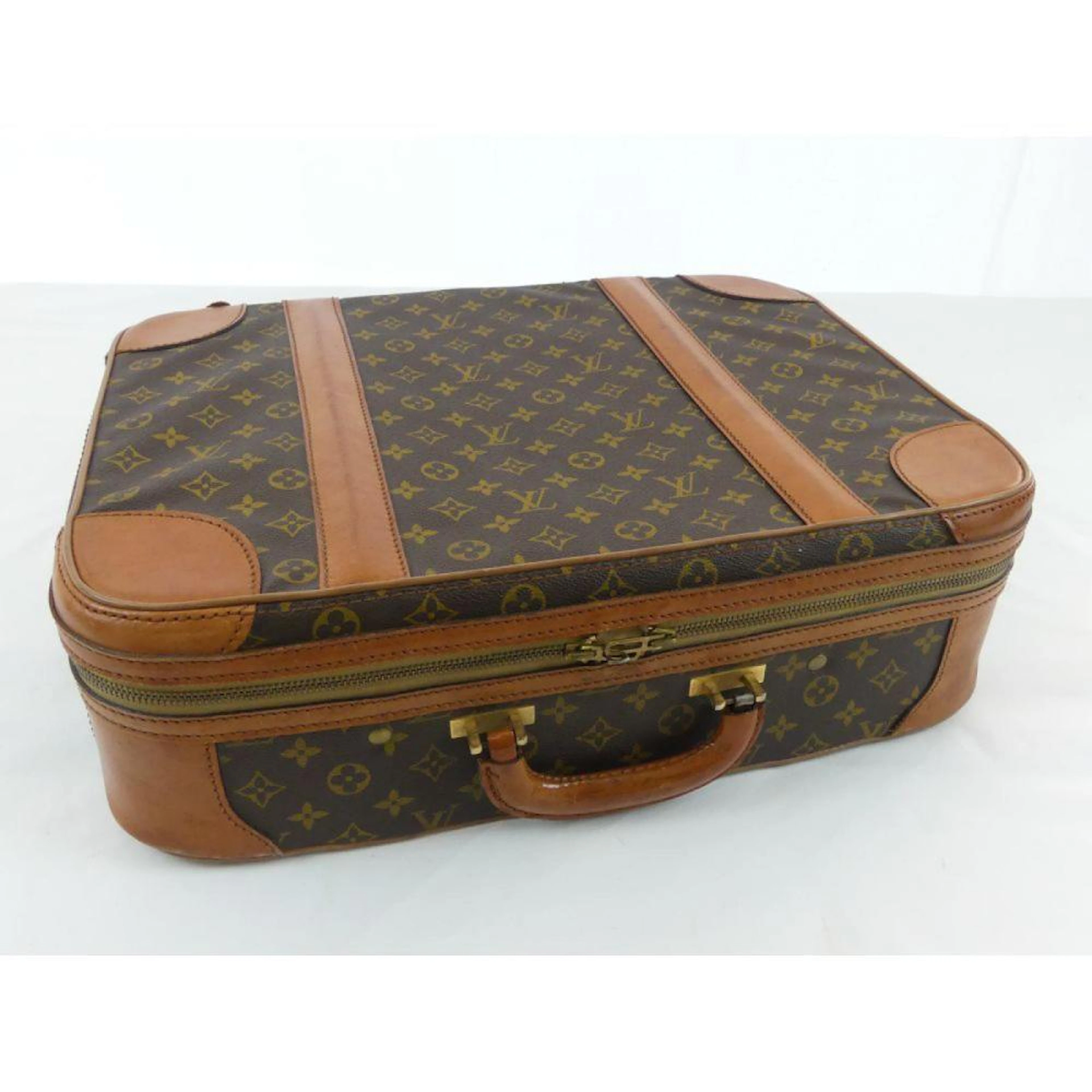 VUITTON. Valise Airbus en toile monogram et cuir naturel...