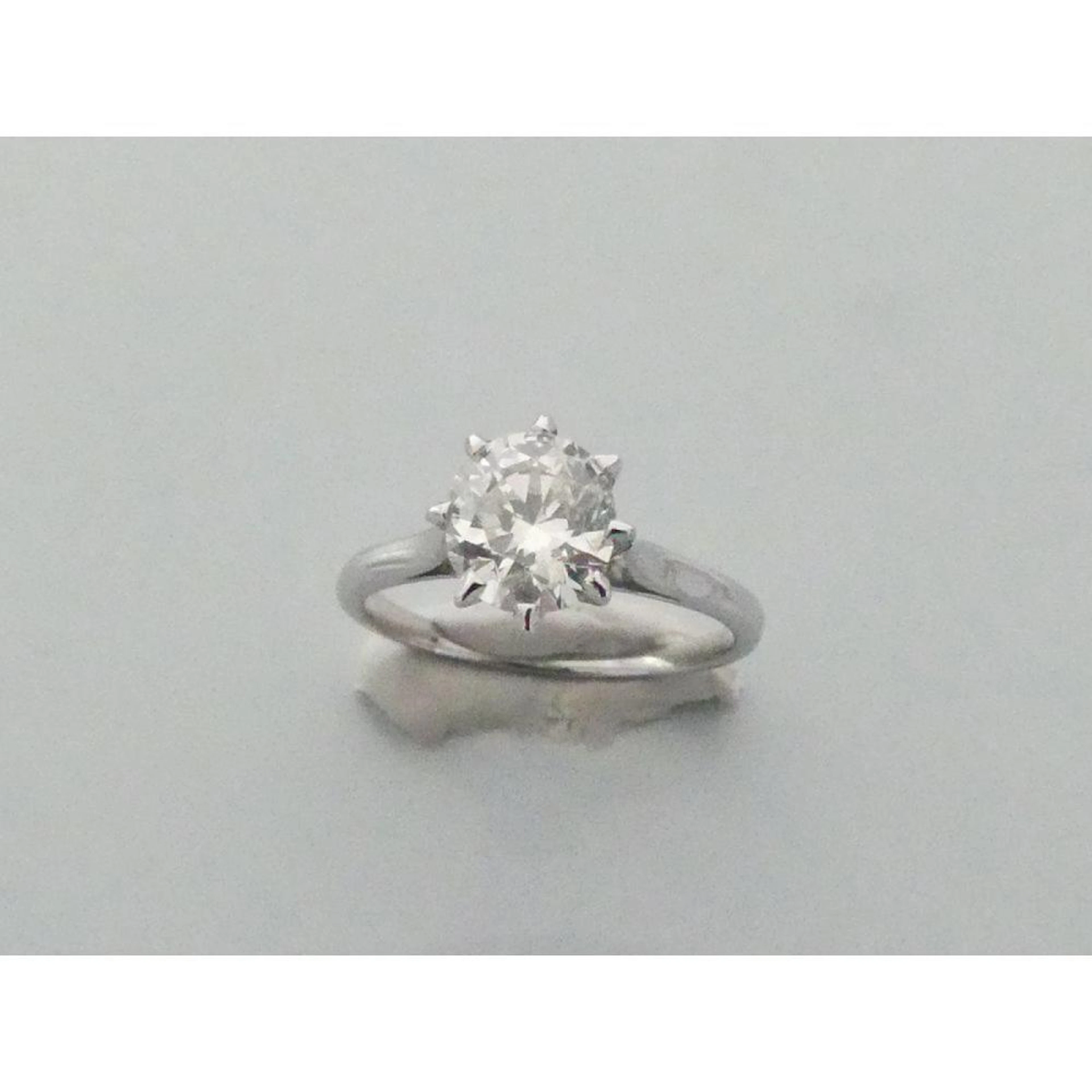BAGUE solitaire en or blanc 750°/°° ornée d?un diamant de...