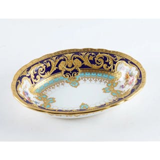 A ROYAL CROWN DERBY SHAPED OVAL BOWL FROM THE JUDGE GARY SERVICE