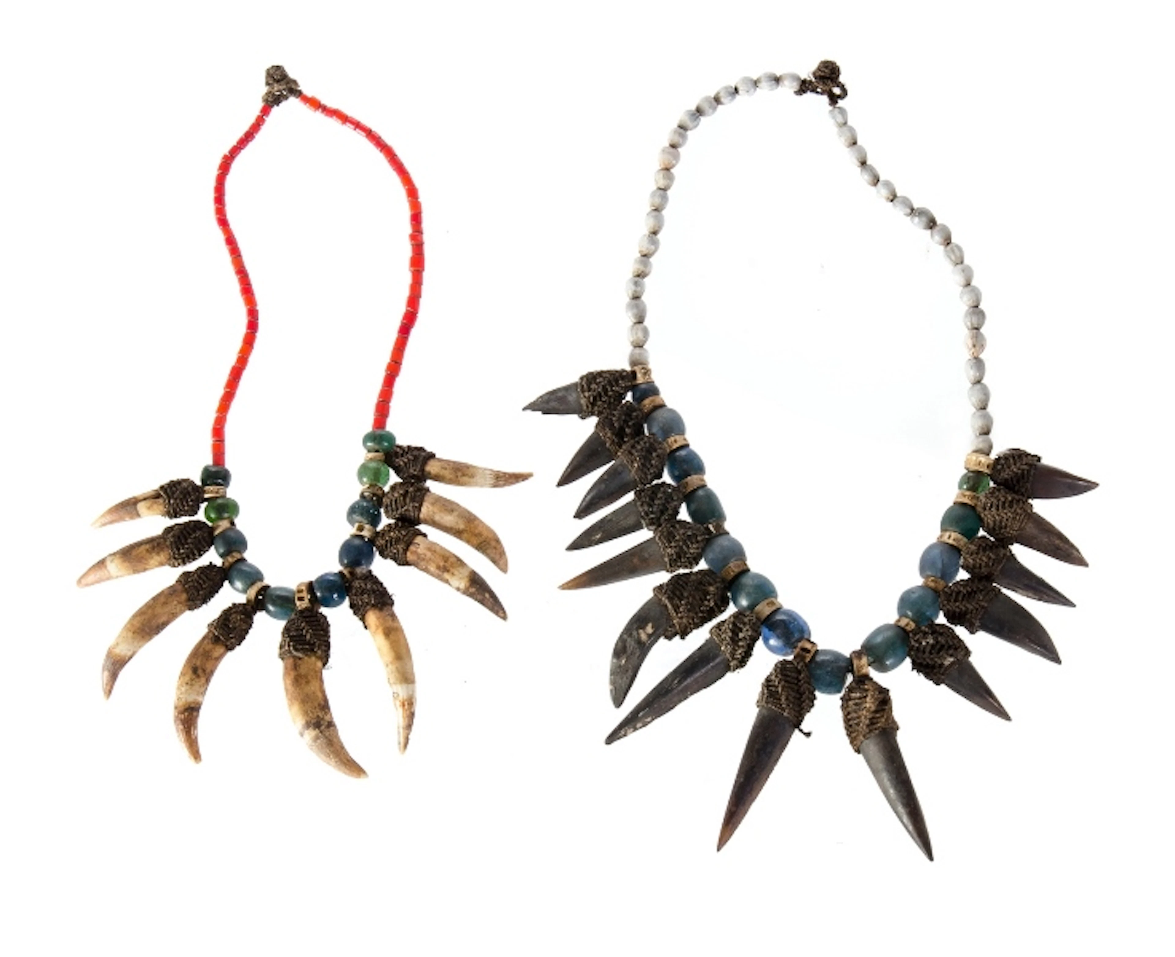 2 Var Papua New Guinea Necklaces. 1 set with grad