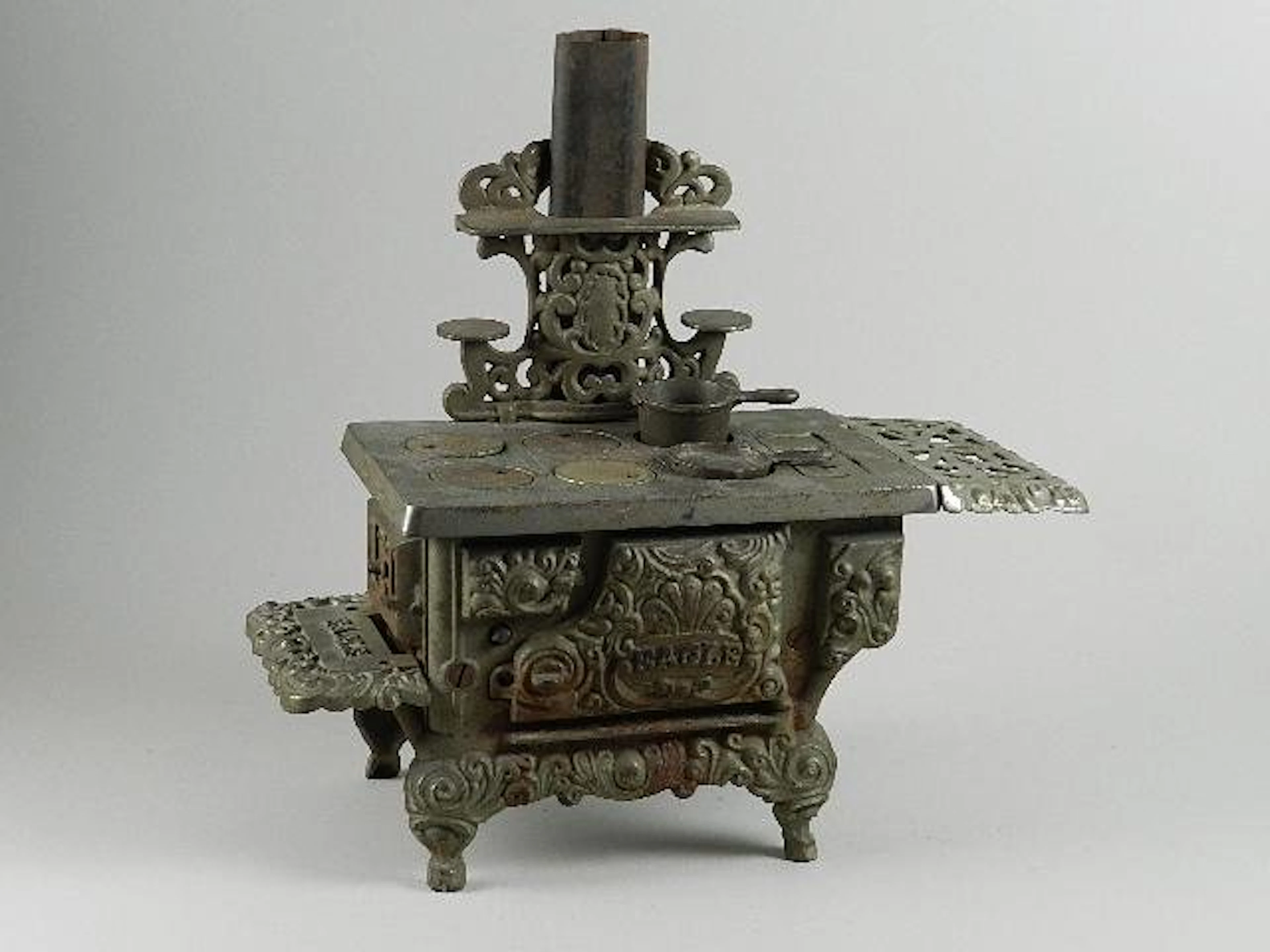 Eagle Miniature/Salesman Sample Cast Iron Stove