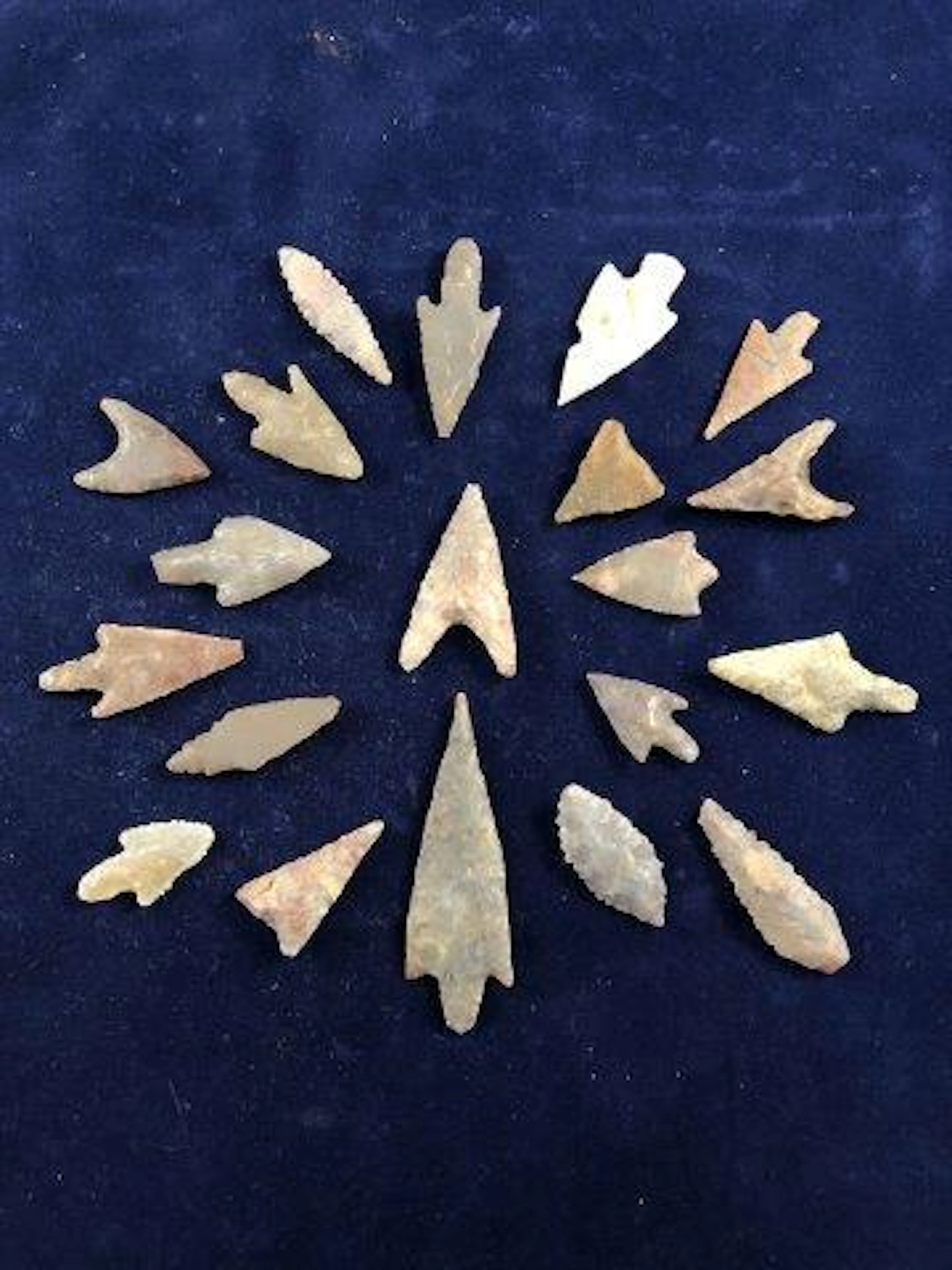 20 NEOLITHIC POINTS INDIAN ARTIFACT ARROWHEAD