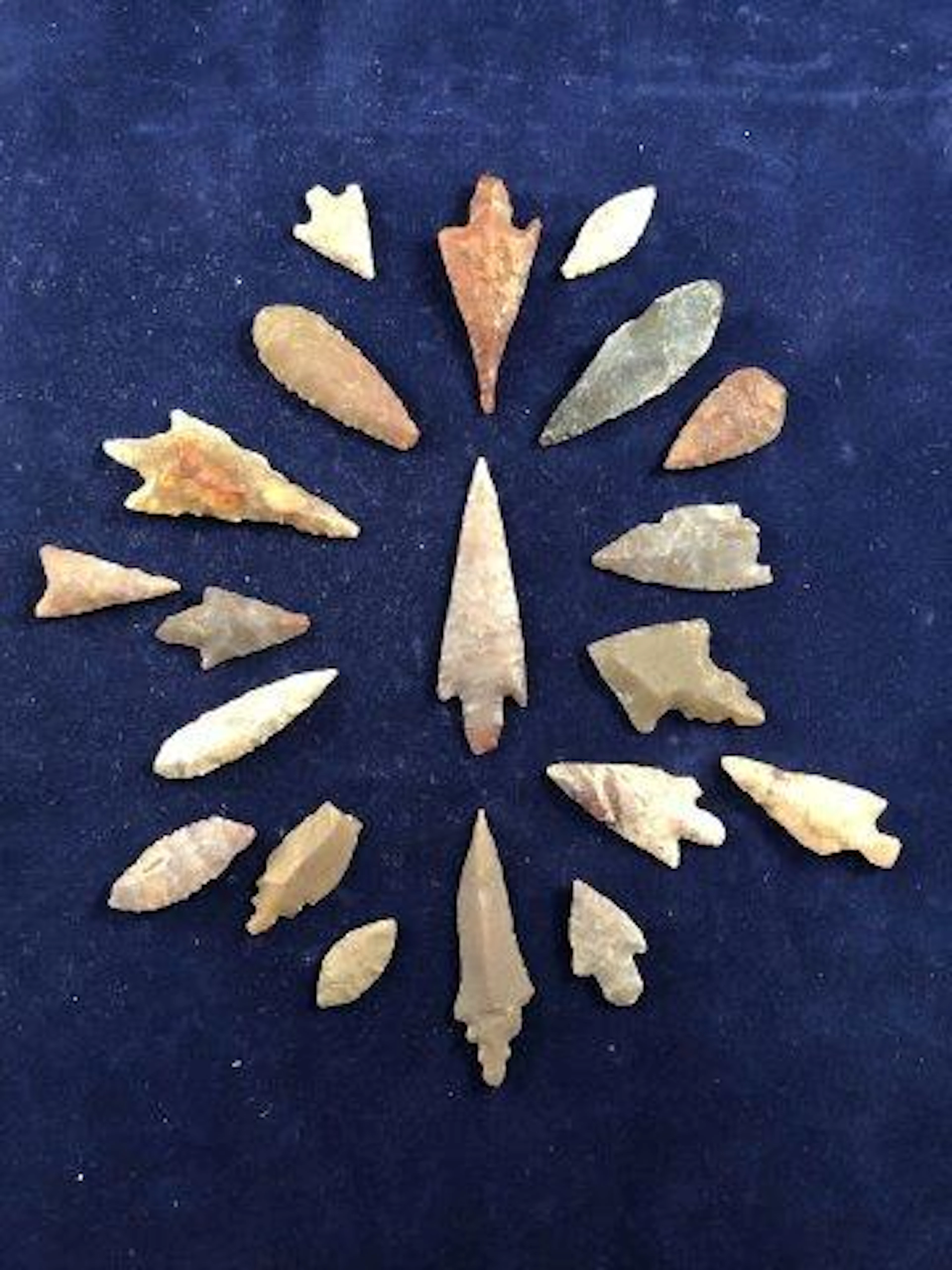21 NEOLITHIC POINTS INDIAN ARTIFACT ARROWHEAD