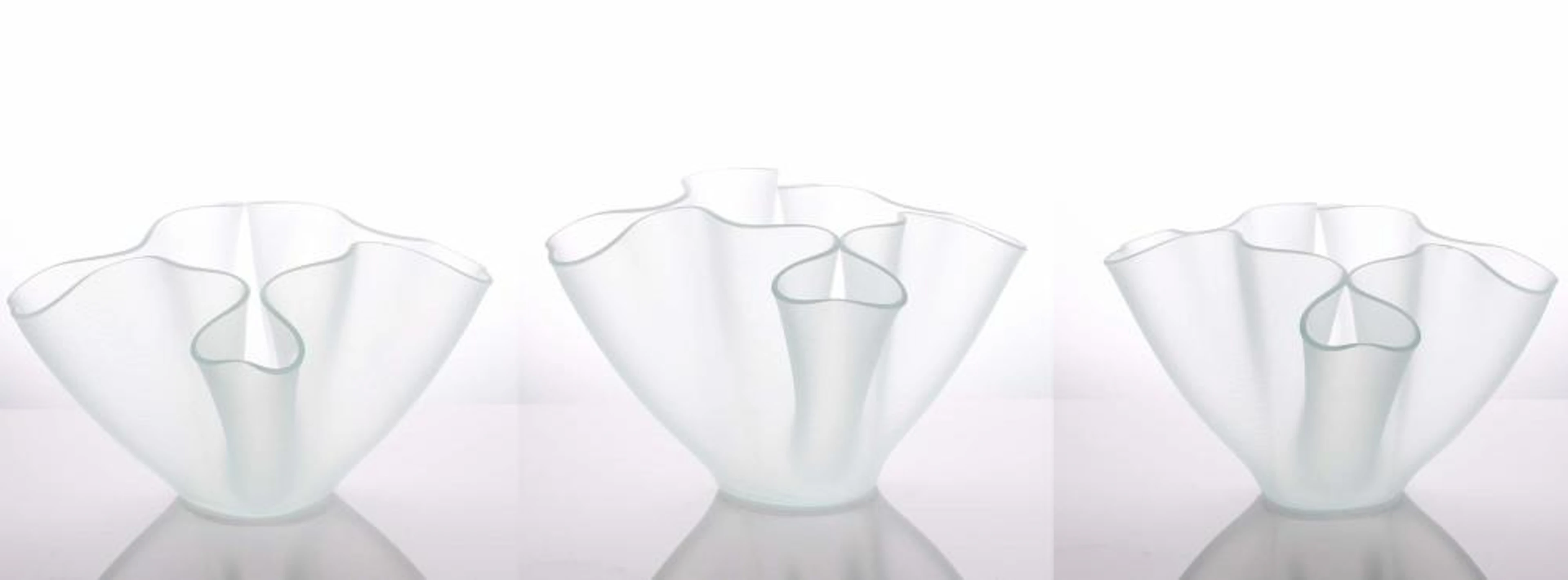 A set of three Pietro Chiesa large "Cartoccio"...