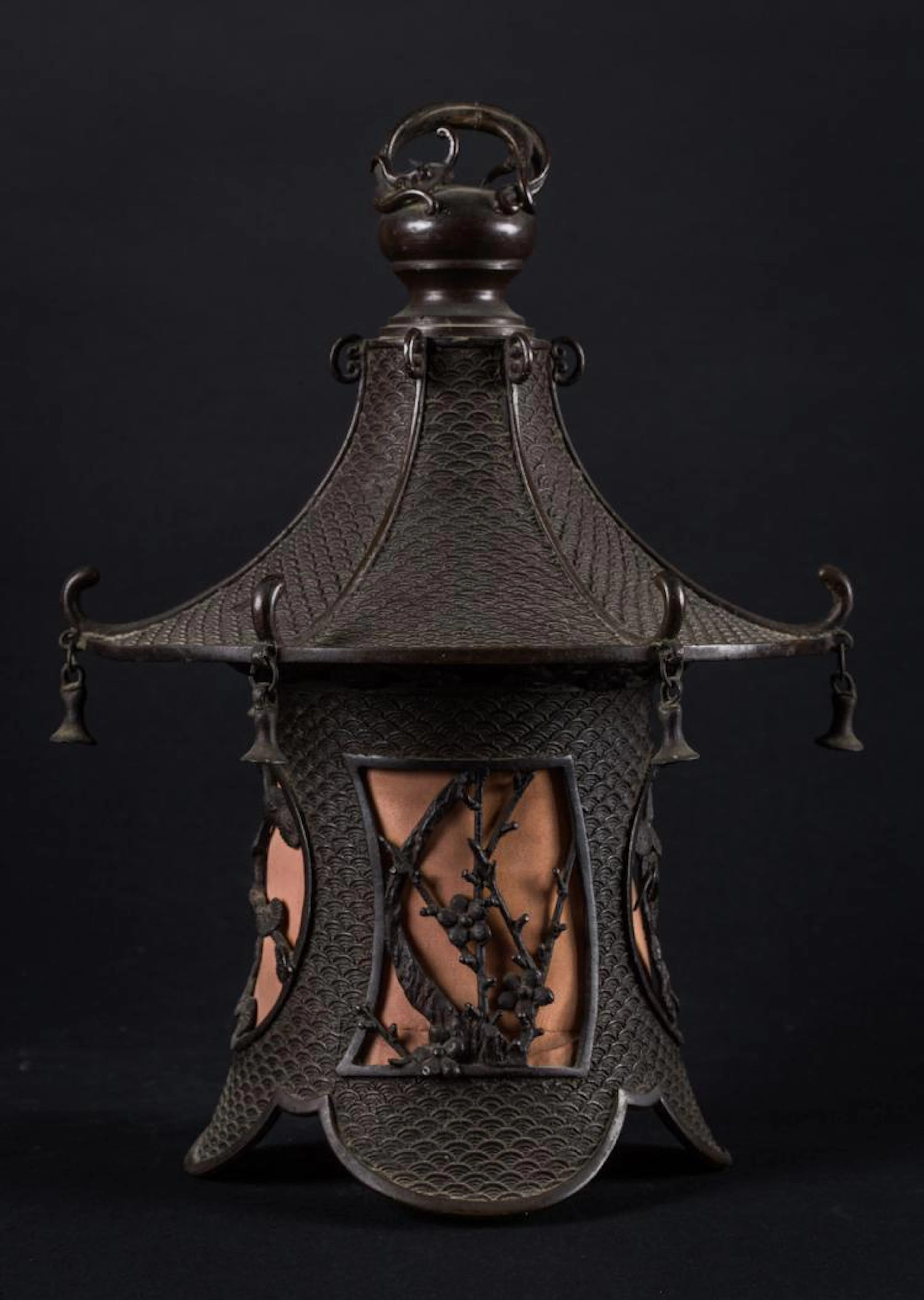 Arte Giapponese A bronze Japanese lantern Japan, Edo period, 19th century