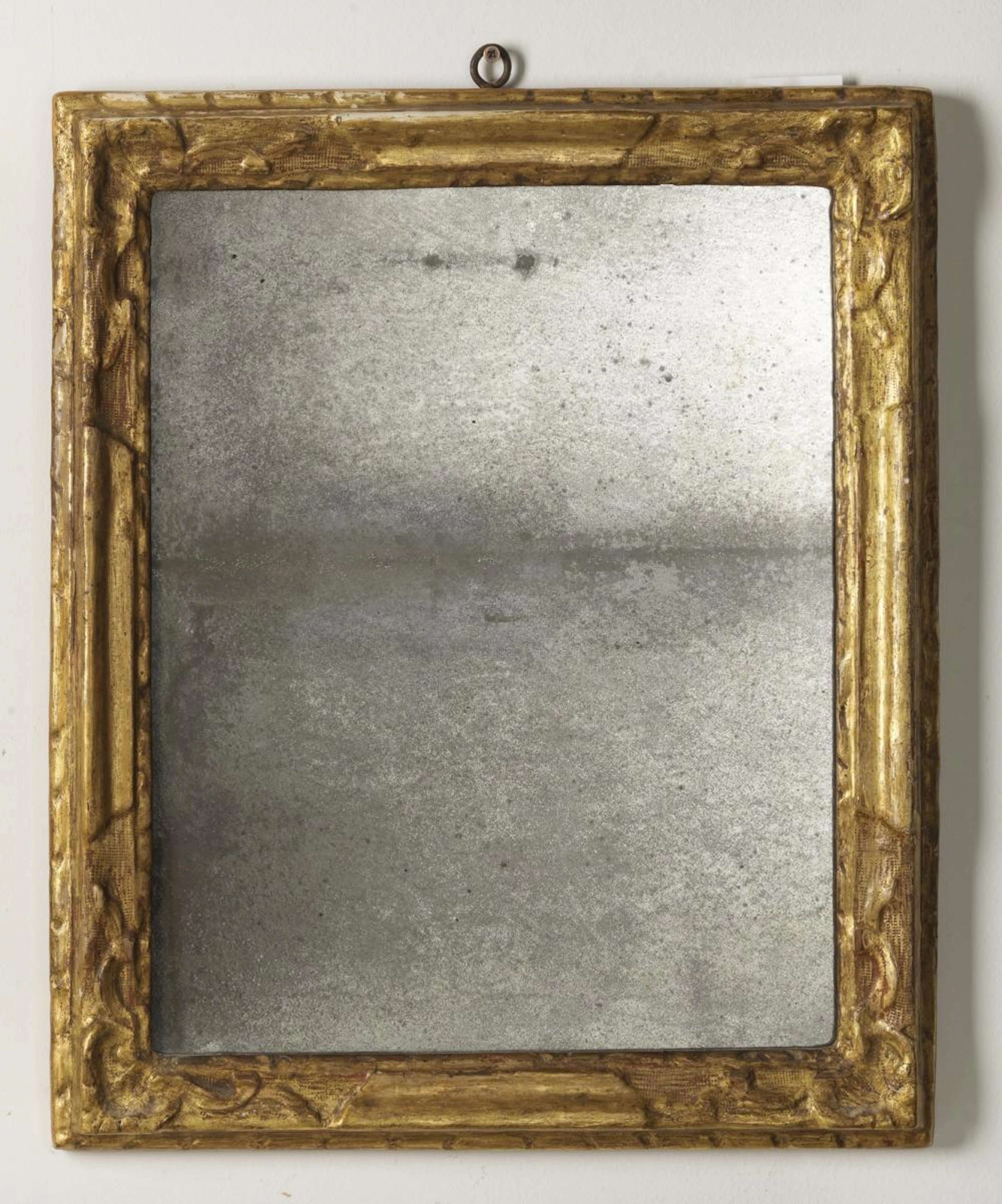 18th CENTURY VENETO MANUFACTURE Carved gilded Mirror