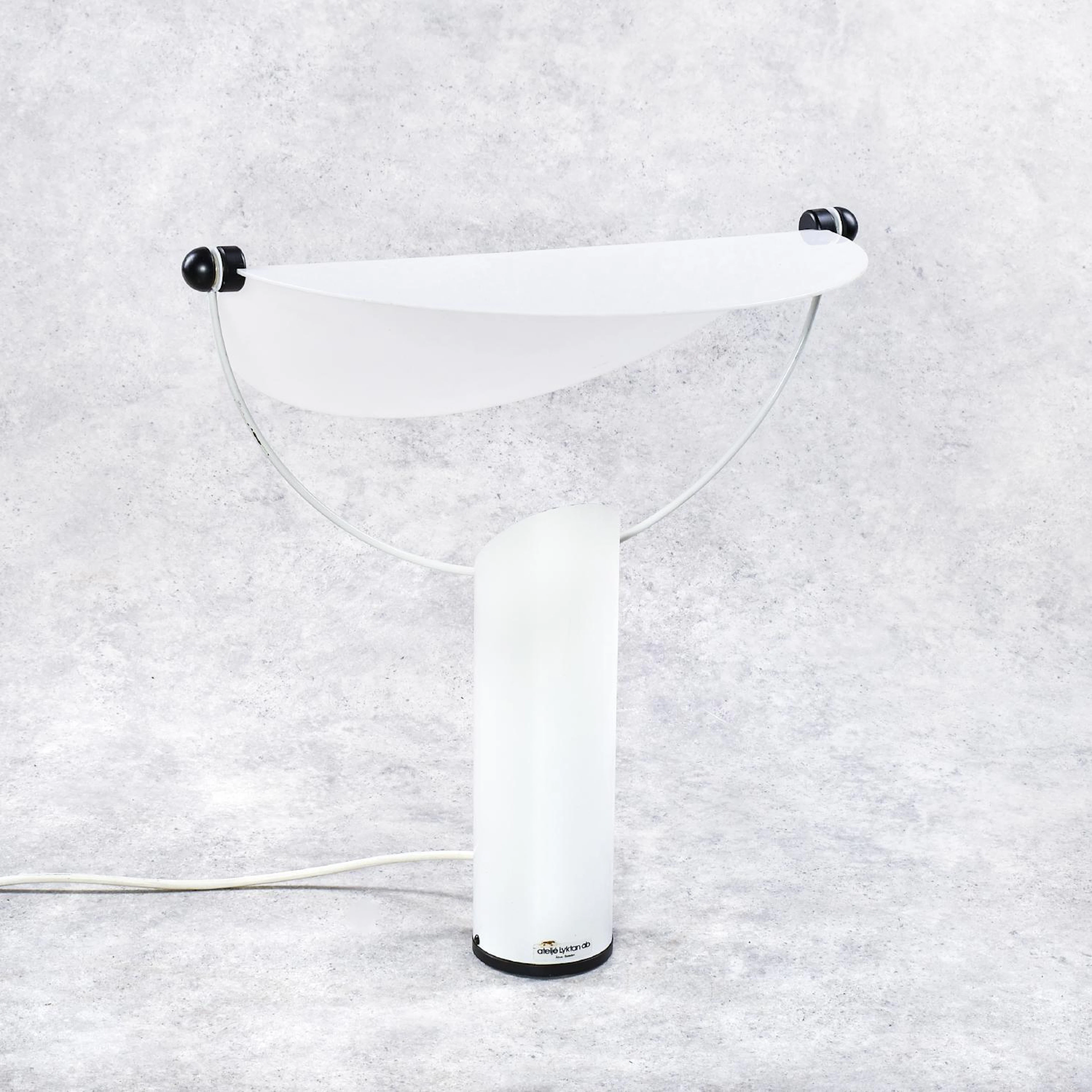 Ateljé Lyktan Bordslampa "Disc" 1900-tal