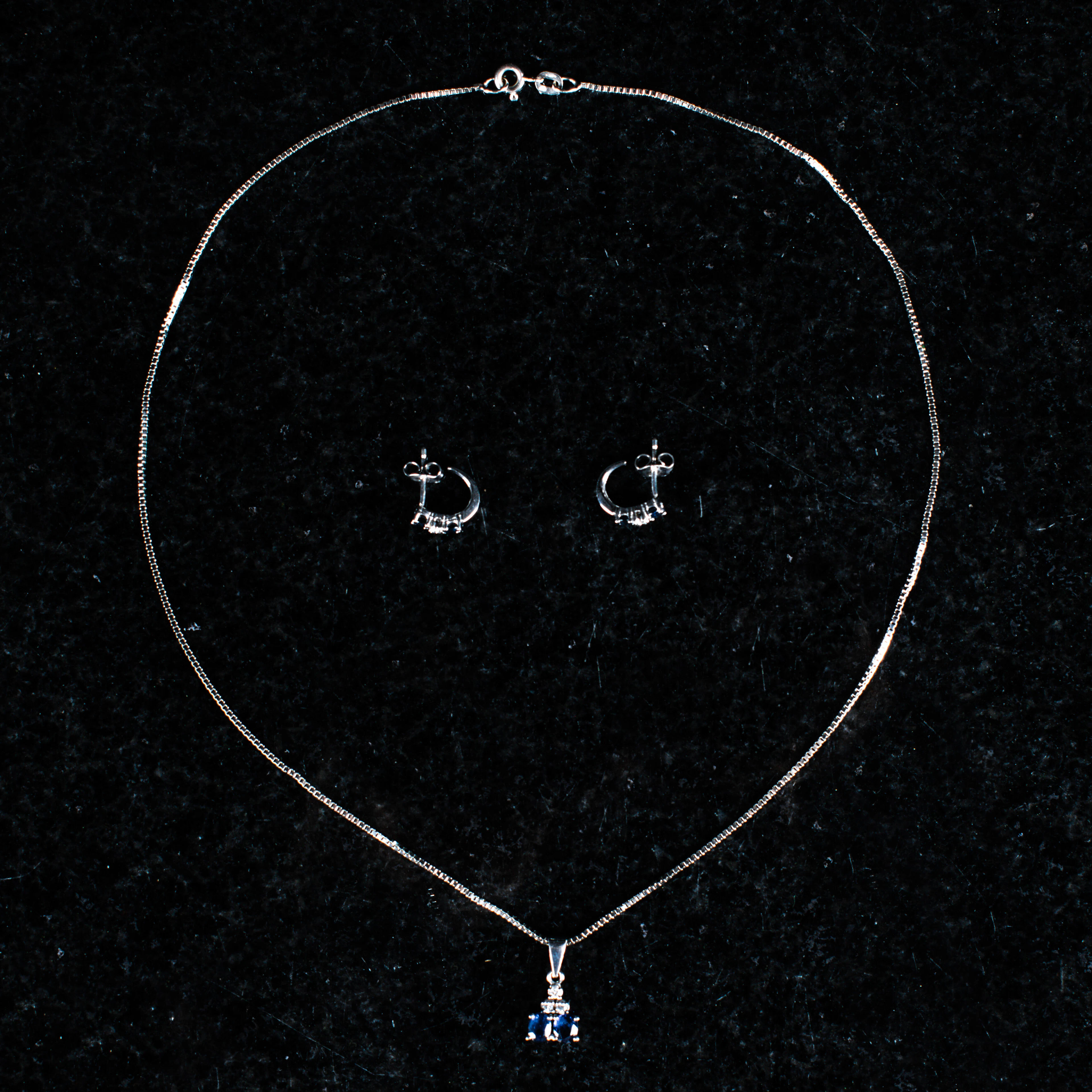 Halsband & Örhängen 18K Guld med safirer & diamanter 1900-tal (3st)